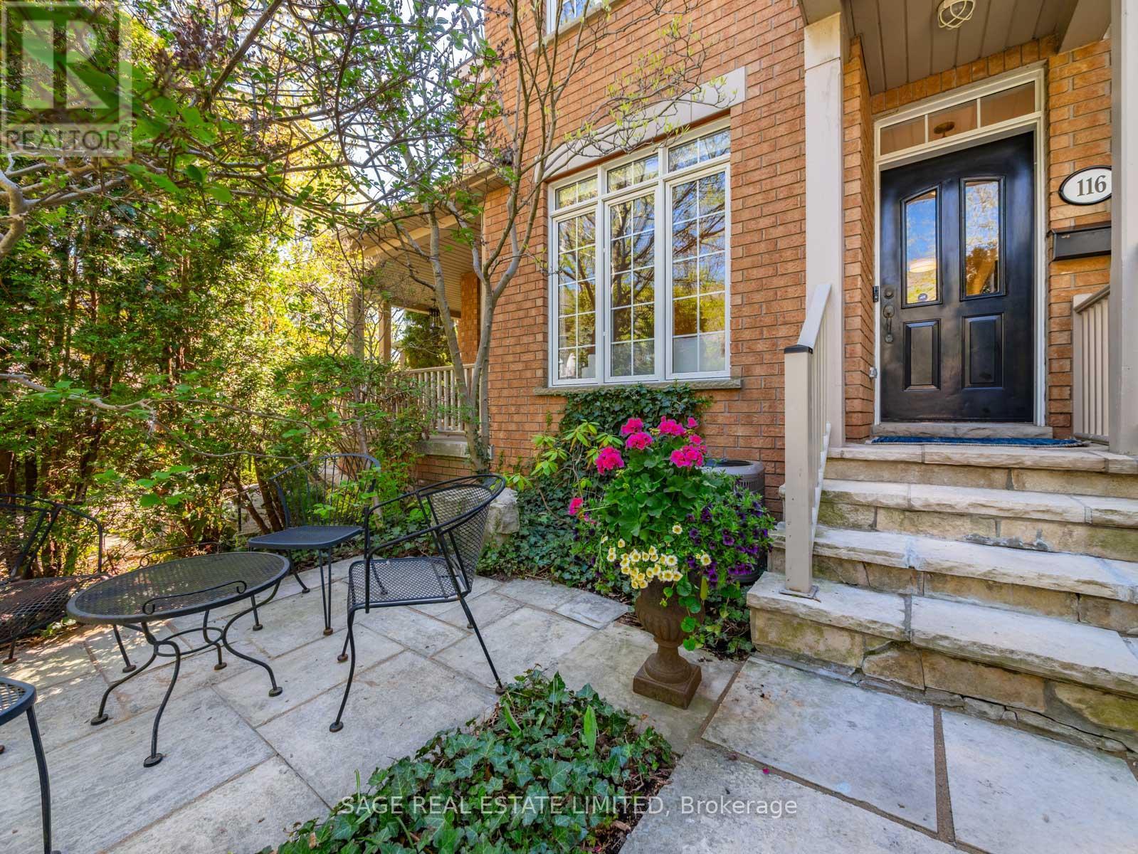 116 BOARDWALK DRIVE, Toronto, Ontario