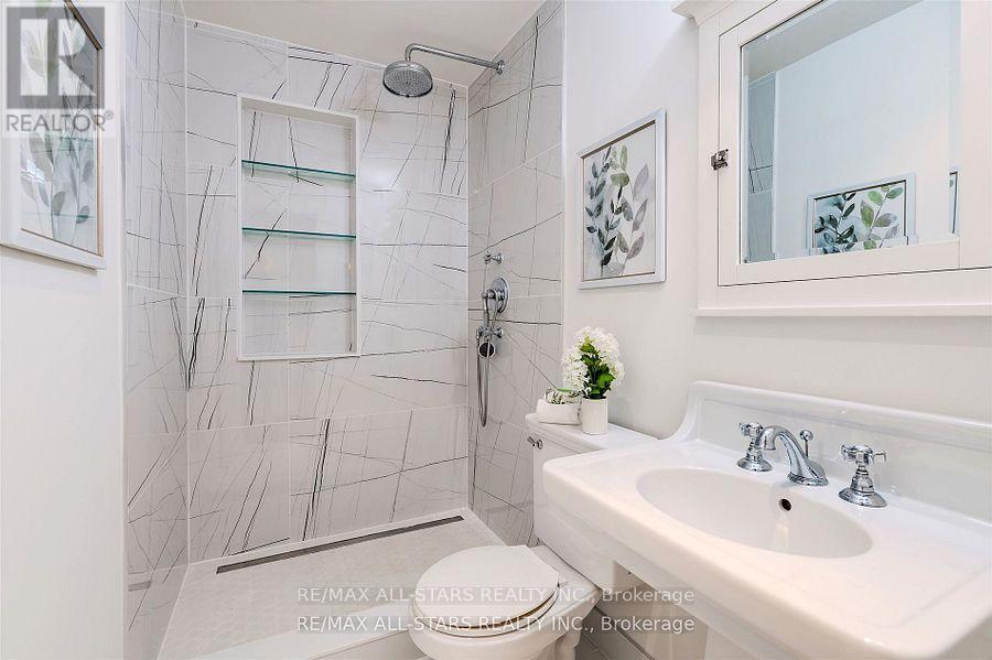 151 Balsam Avenue, Toronto, Ontario  M4E 3C2 - Photo 27 - E12447022