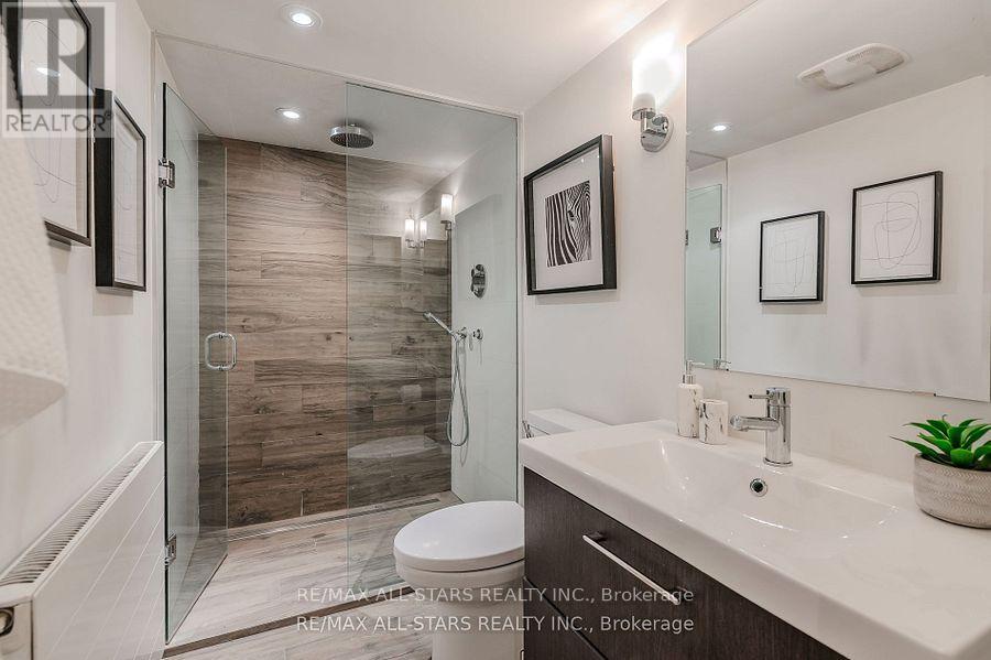 151 Balsam Avenue, Toronto, Ontario  M4E 3C2 - Photo 37 - E12447022