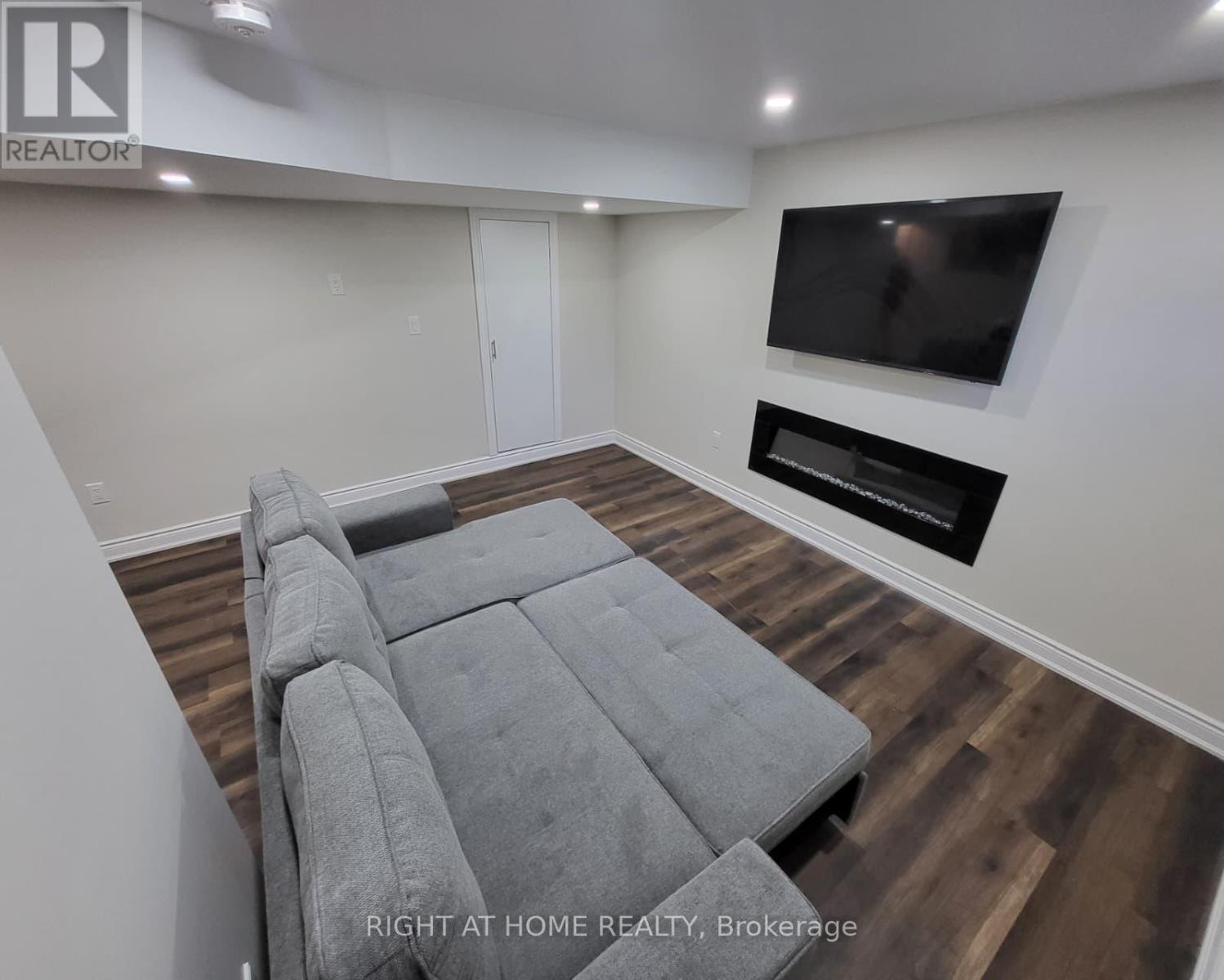 Bsmnt #2 - 5457 Meadowcrest Avenue, Mississauga, Ontario  L5M 0V7 - Photo 3 - W12442065