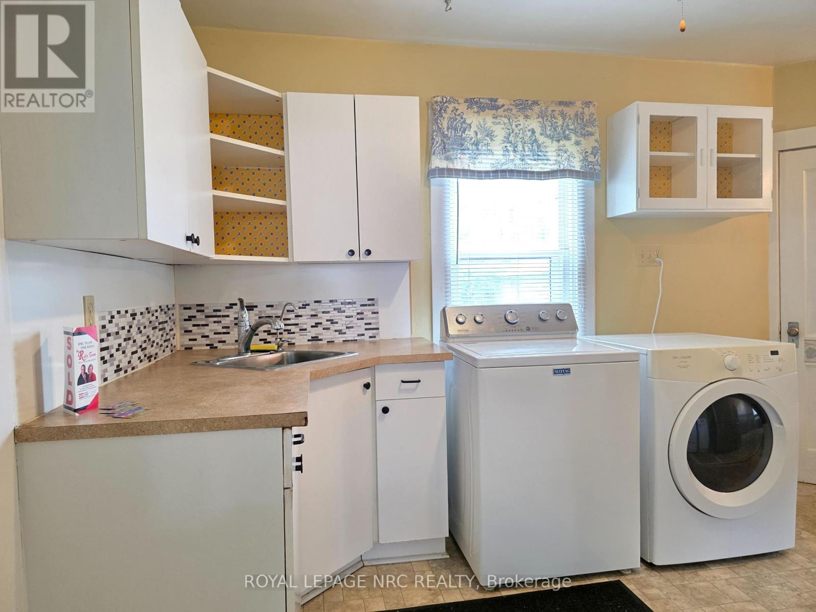 103 Main Street E, Port Colborne, Ontario  L3K 1S3 - Photo 12 - X12236889
