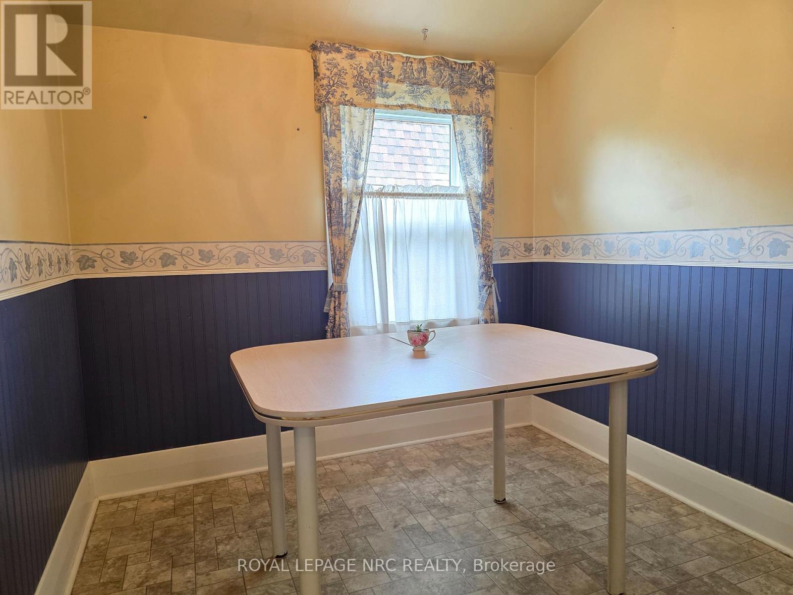 103 Main Street E, Port Colborne, Ontario  L3K 1S3 - Photo 13 - X12236889