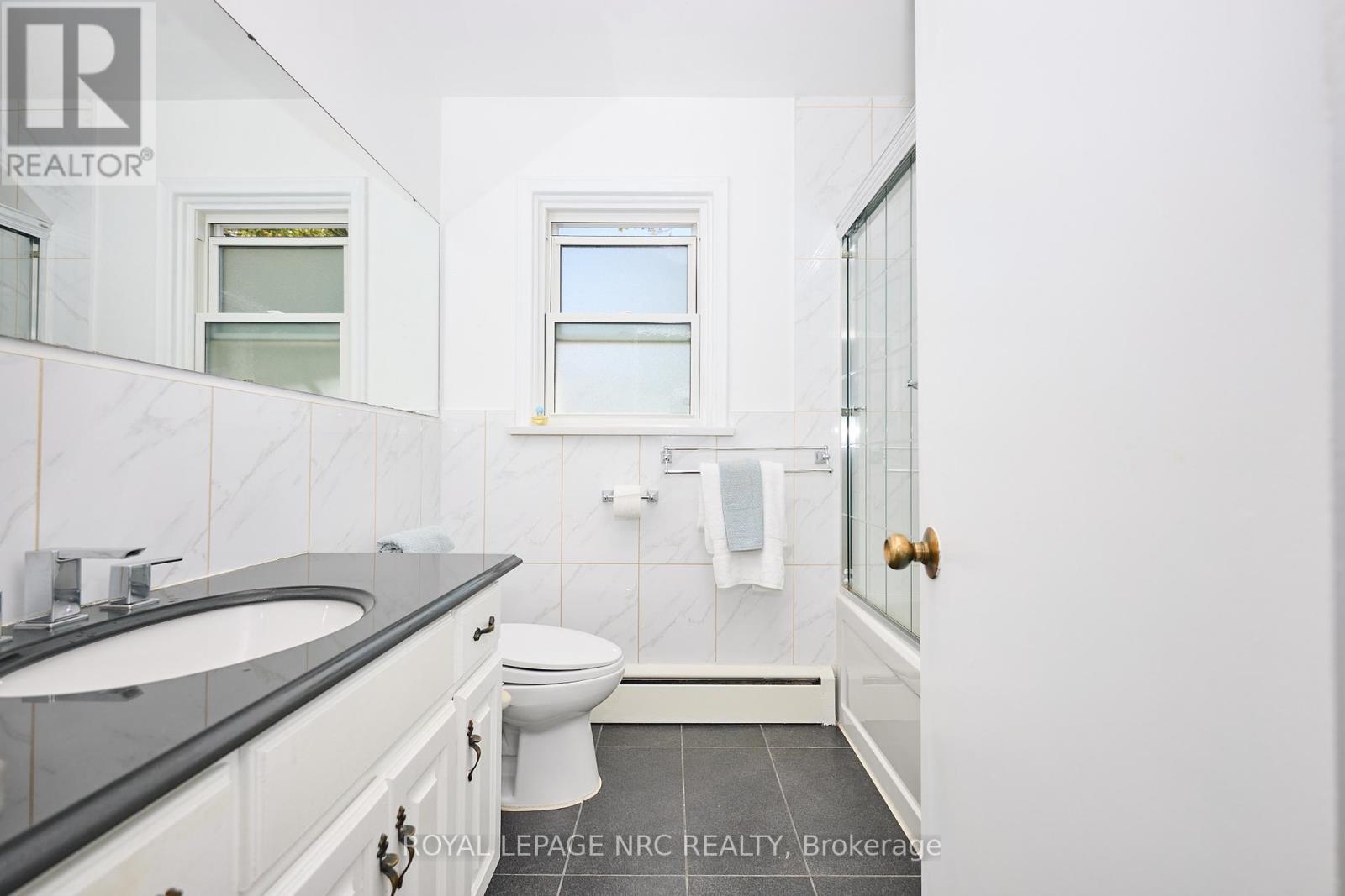81 Riverview Boulevard, St. Catharines, Ontario  L2T 3L9 - Photo 34 - X12448078