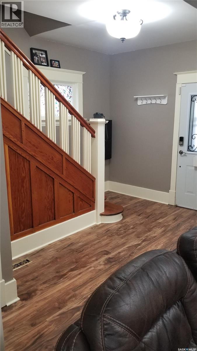 1422 Cameron Street, Regina, Saskatchewan  S4T 2T4 - Photo 3 - SK020240