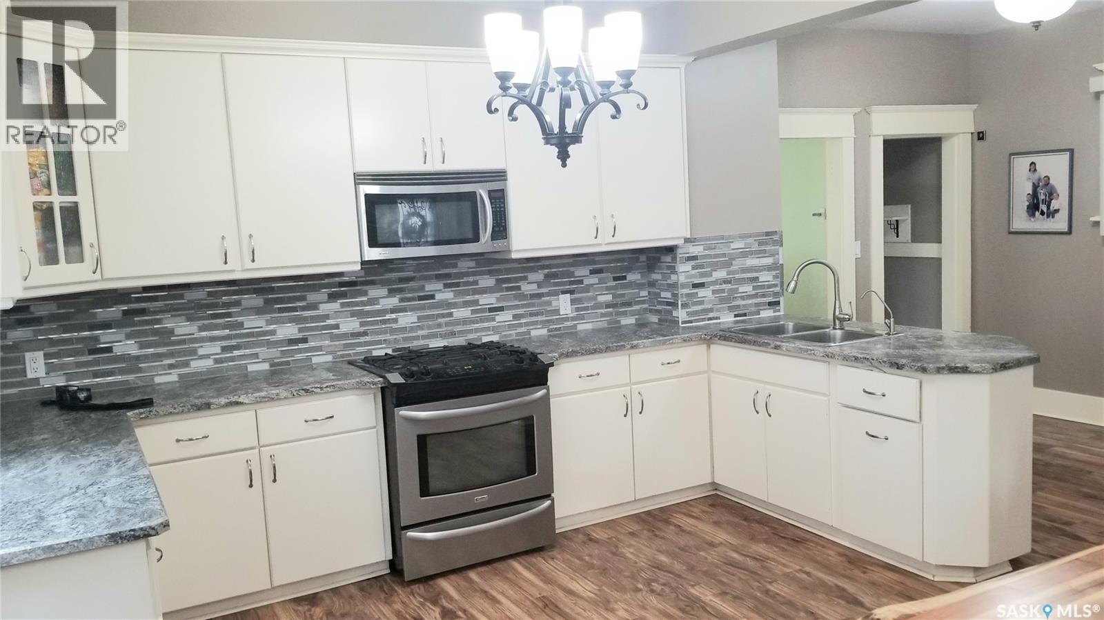 1422 Cameron Street, Regina, Saskatchewan  S4T 2T4 - Photo 5 - SK020240