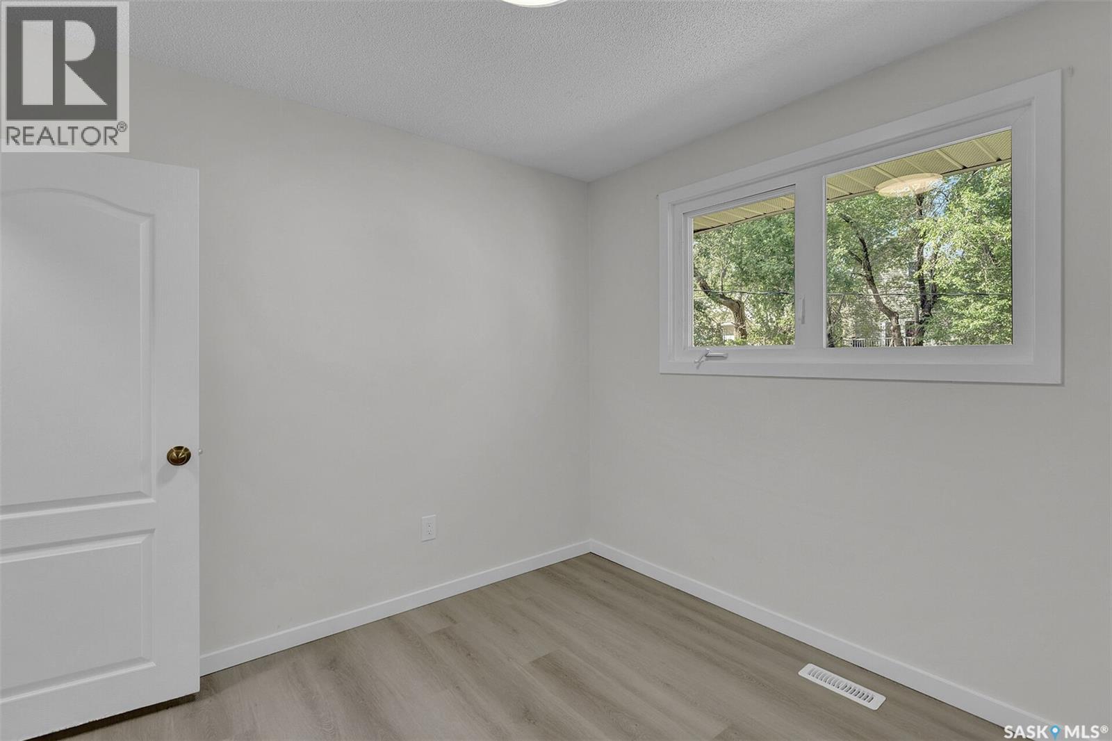 3356 Grant Road, Regina, Saskatchewan  S4S 5H5 - Photo 17 - SK020195