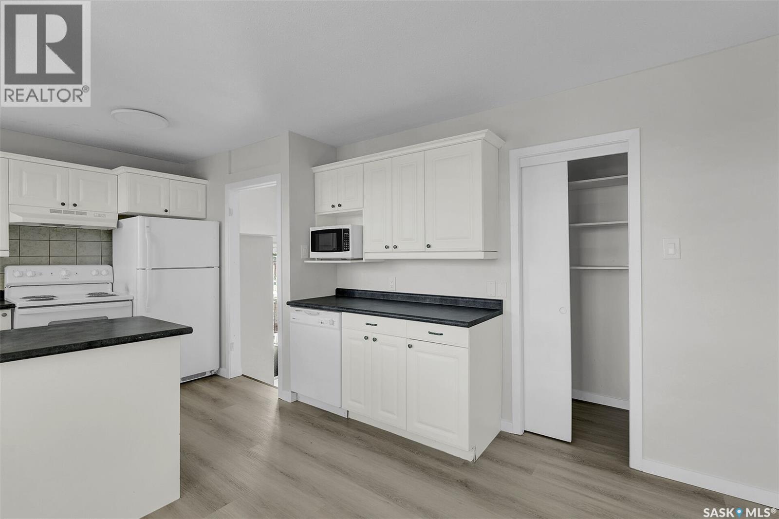 3356 Grant Road, Regina, Saskatchewan  S4S 5H5 - Photo 4 - SK020195
