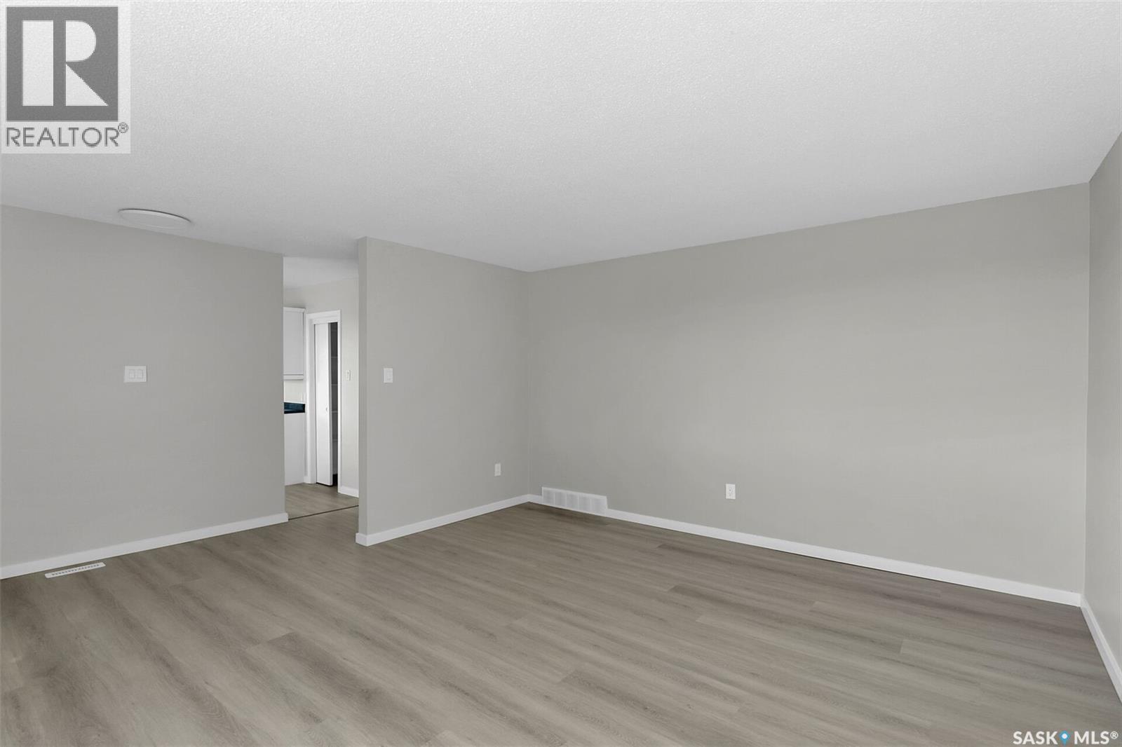3356 Grant Road, Regina, Saskatchewan  S4S 5H5 - Photo 9 - SK020195