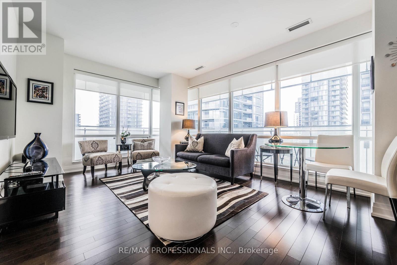 2606 - 80 JOHN STREET, Toronto, Ontario