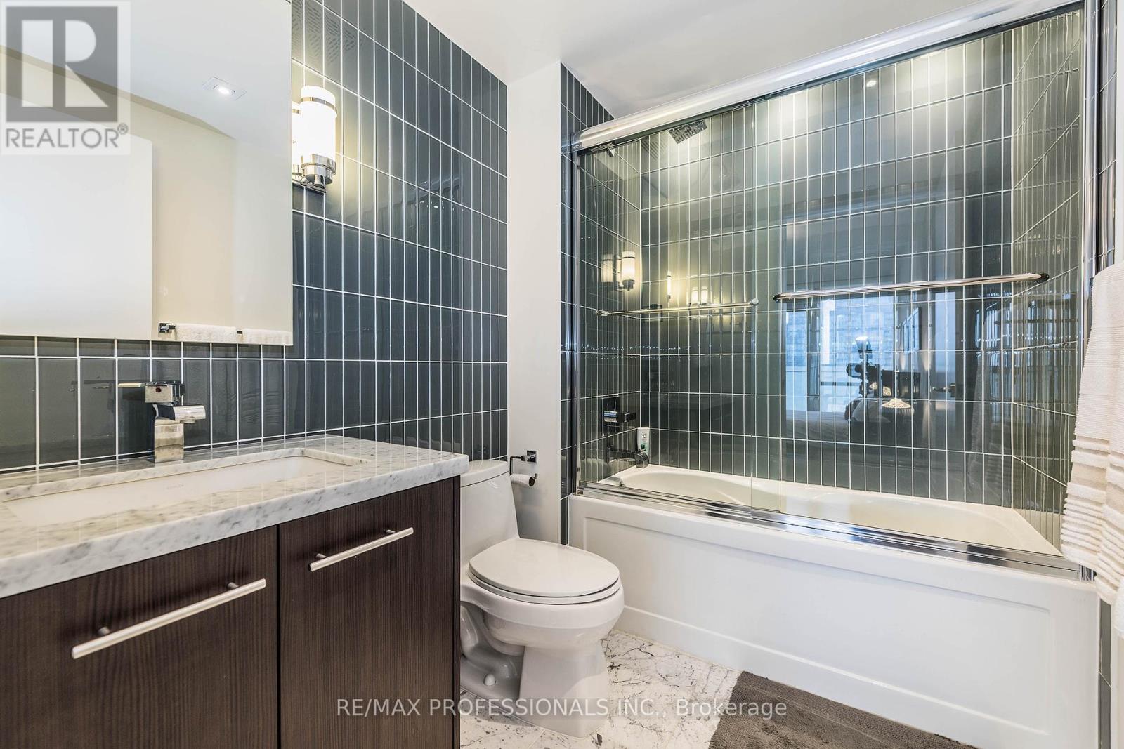 2606 - 80 John Street, Toronto, Ontario  M5V 3X4 - Photo 12 - C12448335