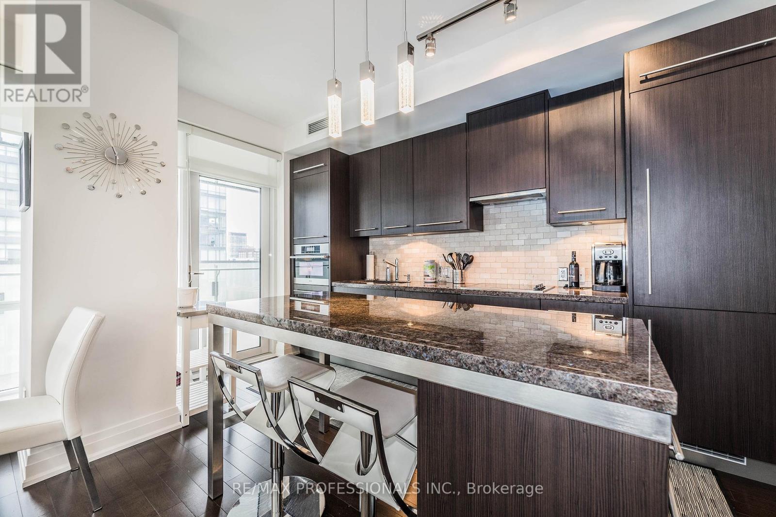2606 - 80 John Street, Toronto, Ontario  M5V 3X4 - Photo 4 - C12448335