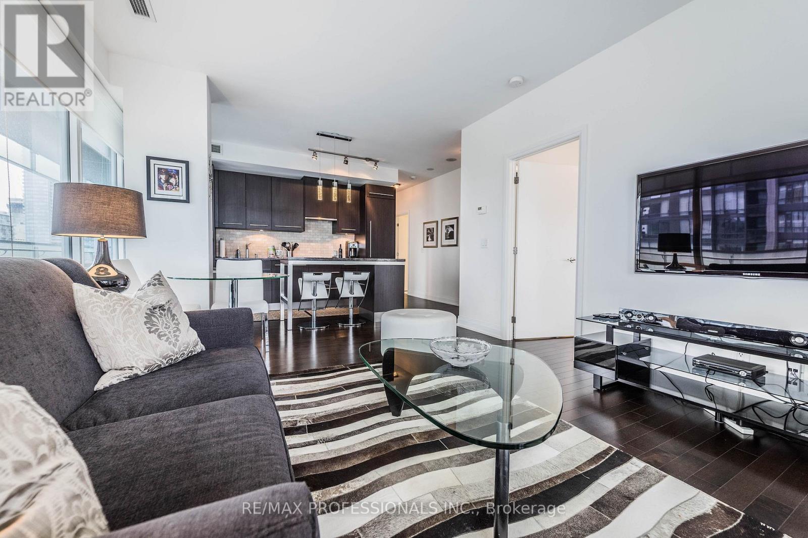 2606 - 80 John Street, Toronto, Ontario  M5V 3X4 - Photo 9 - C12448335