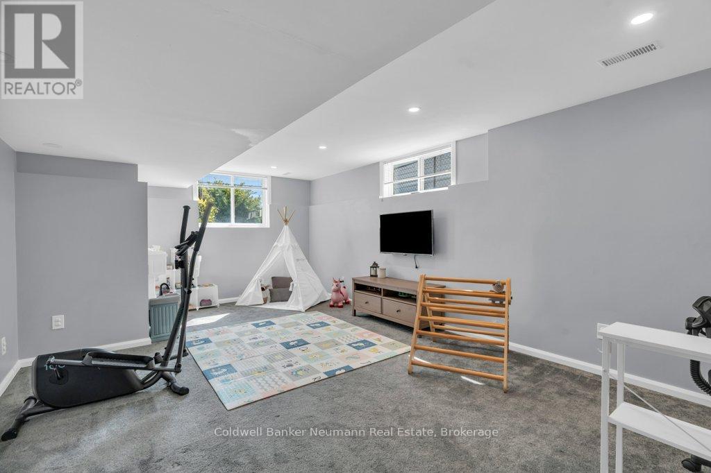 71 Waxwing Crescent, Guelph, Ontario  N1C 1E3 - Photo 29 - X12409386