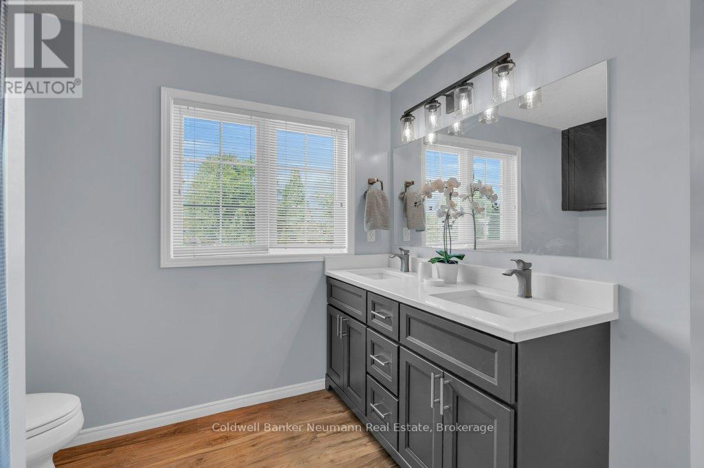 71 Waxwing Crescent, Guelph, Ontario  N1C 1E3 - Photo 25 - X12409386