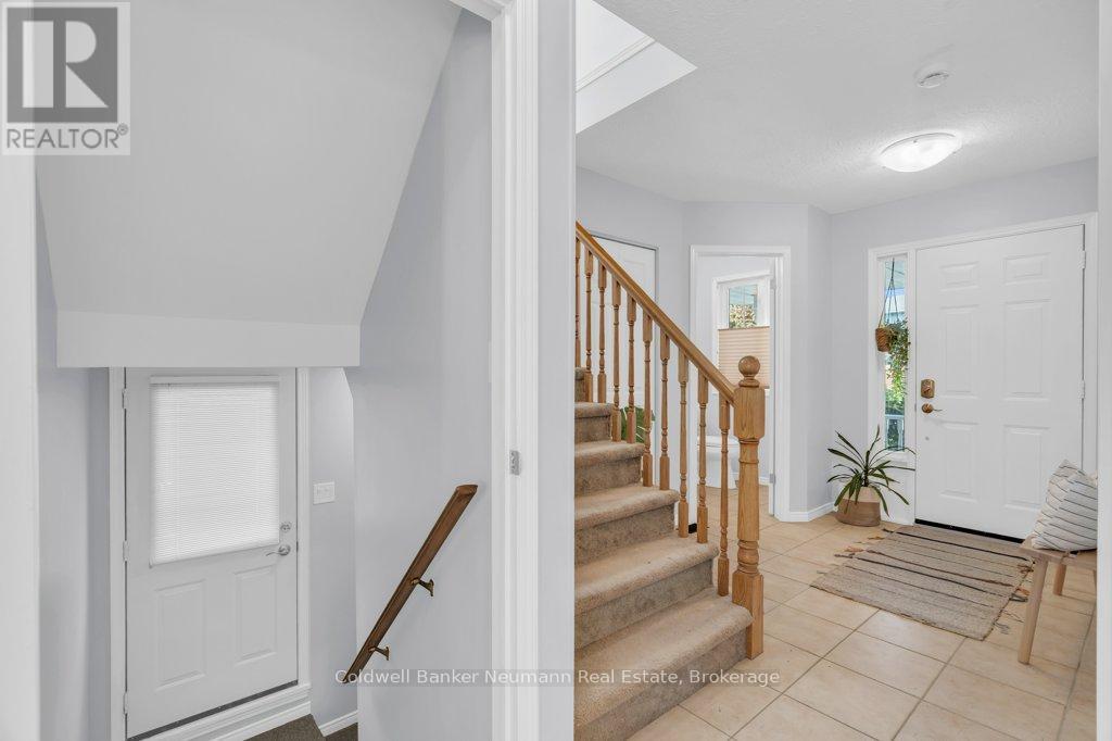 71 Waxwing Crescent, Guelph, Ontario  N1C 1E3 - Photo 27 - X12409386