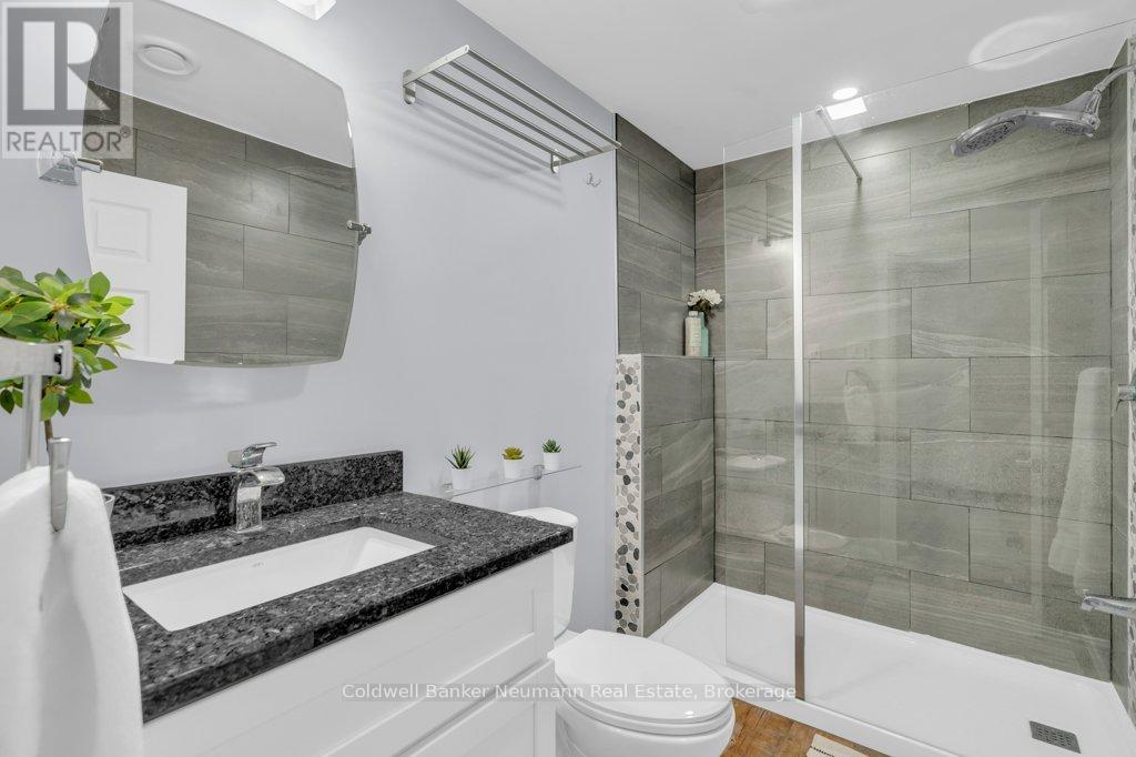 71 Waxwing Crescent, Guelph, Ontario  N1C 1E3 - Photo 32 - X12409386