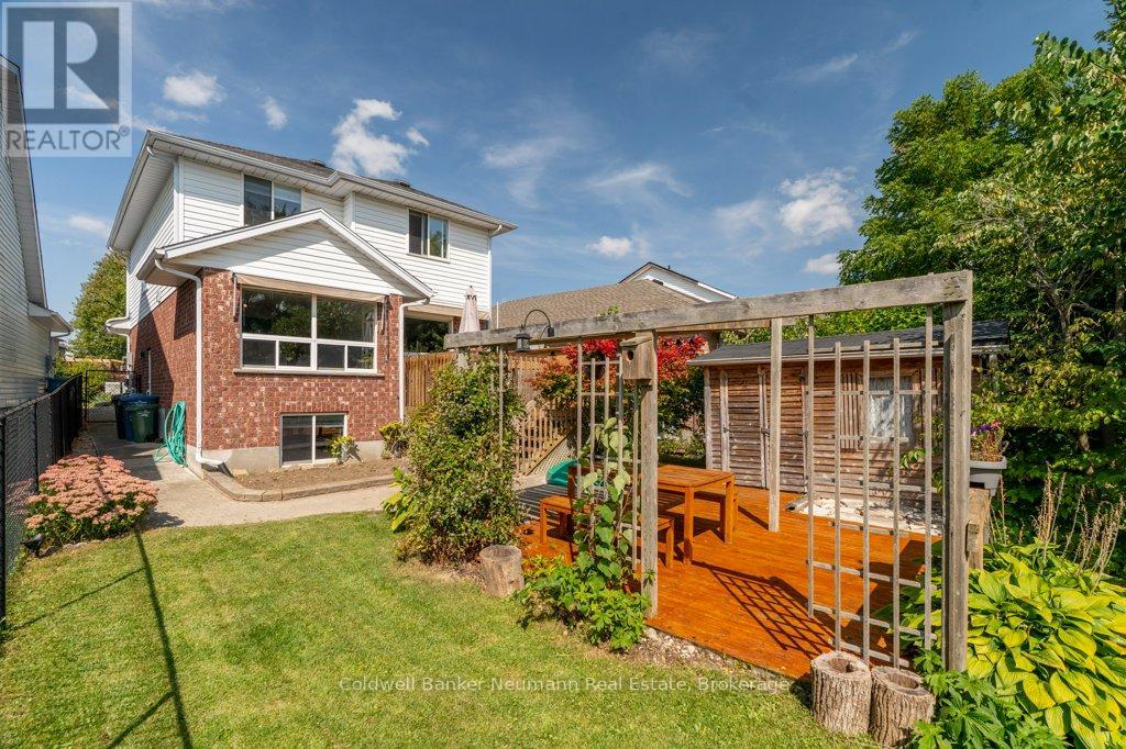 71 Waxwing Crescent, Guelph, Ontario  N1C 1E3 - Photo 33 - X12409386