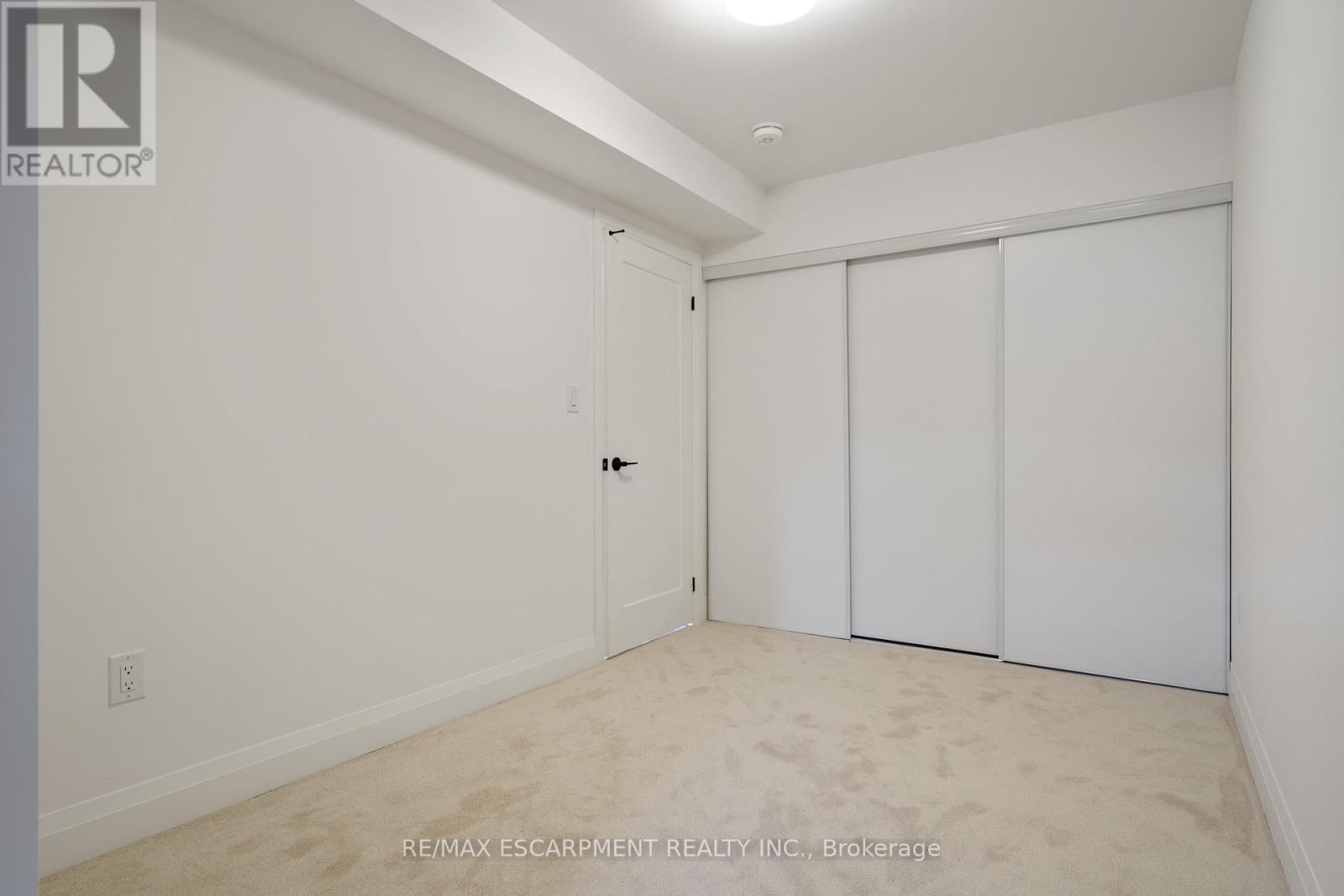 30 Burleigh Mews, Vaughan, Ontario  L4J 8A2 - Photo 24 - N12448303