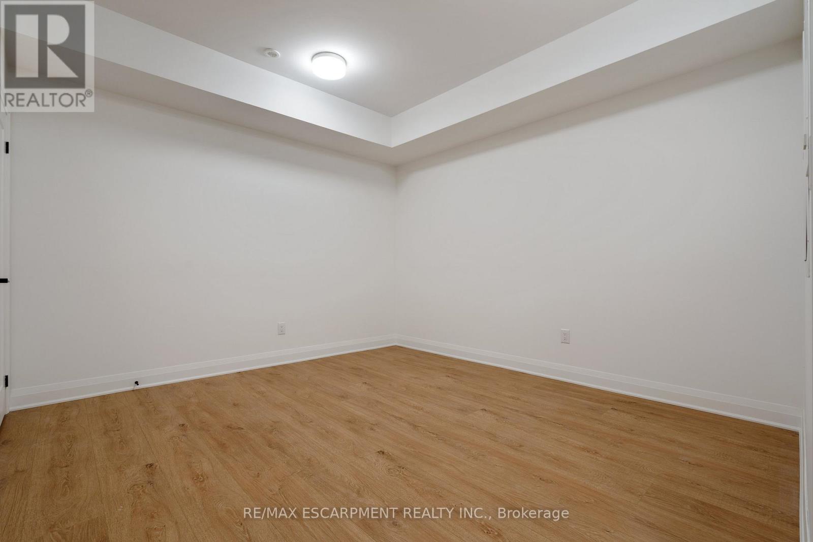 30 Burleigh Mews, Vaughan, Ontario  L4J 8A2 - Photo 28 - N12448303