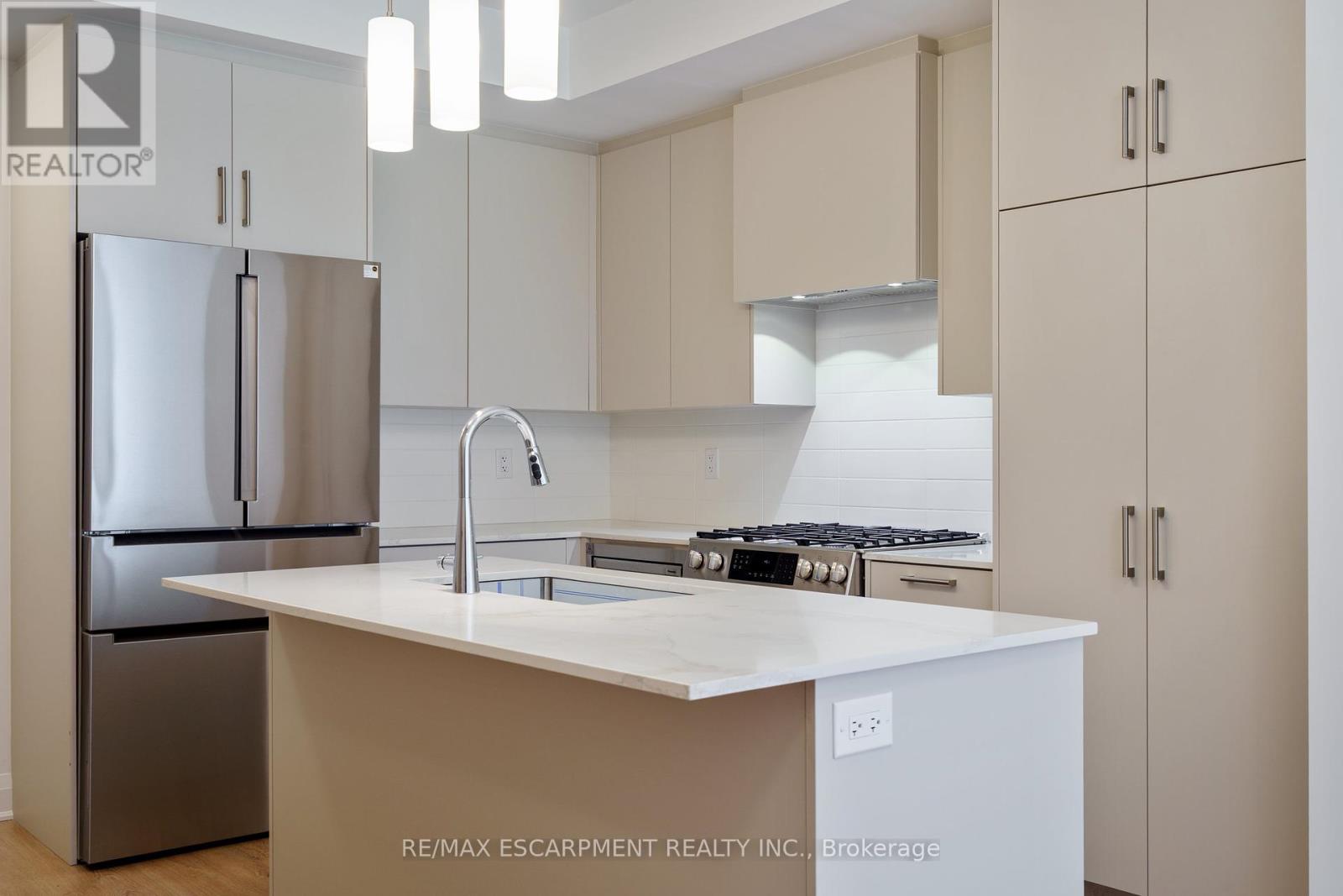 30 Burleigh Mews, Vaughan, Ontario  L4J 8A2 - Photo 5 - N12448303