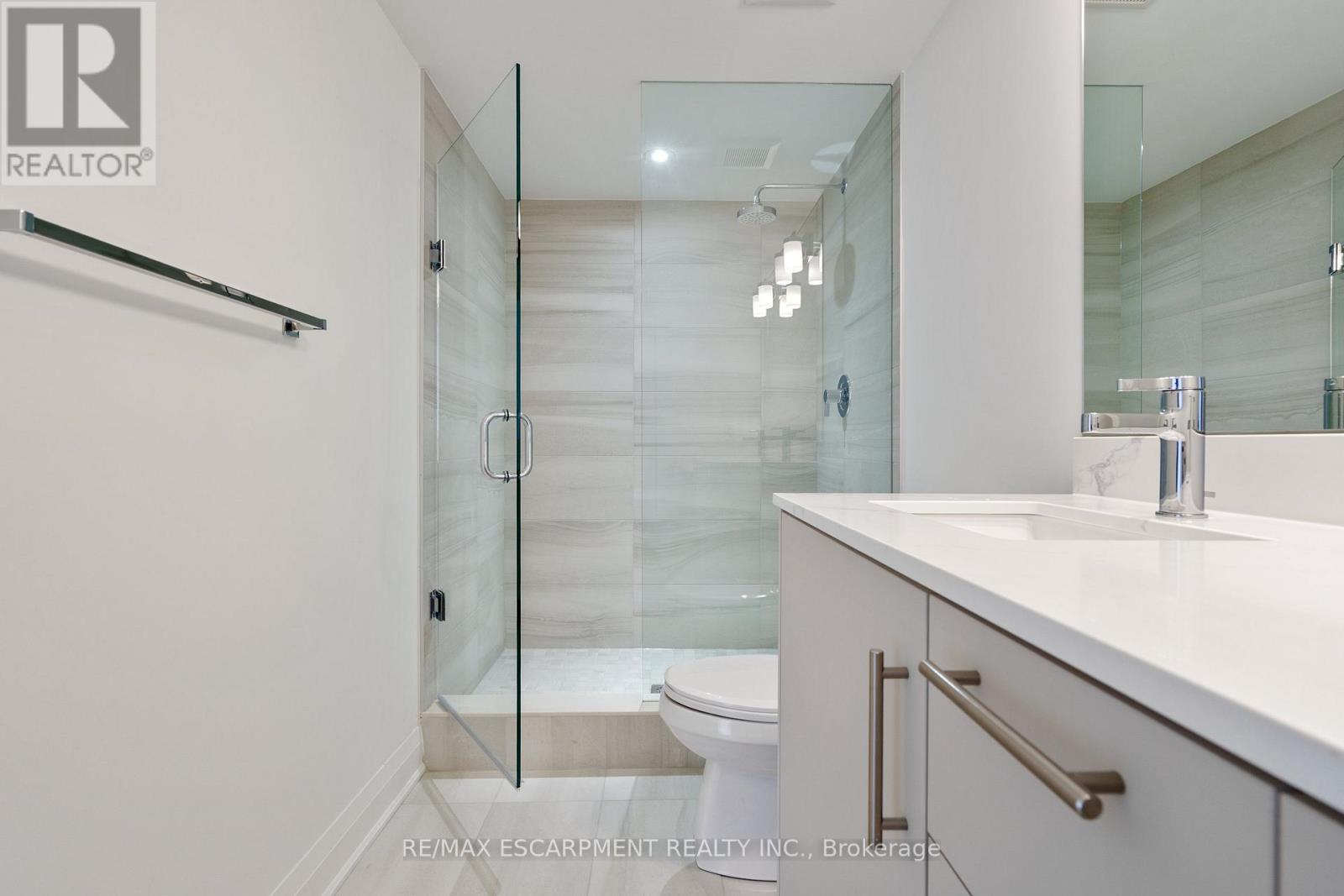 30 Burleigh Mews, Vaughan, Ontario  L4J 8A2 - Photo 8 - N12448303