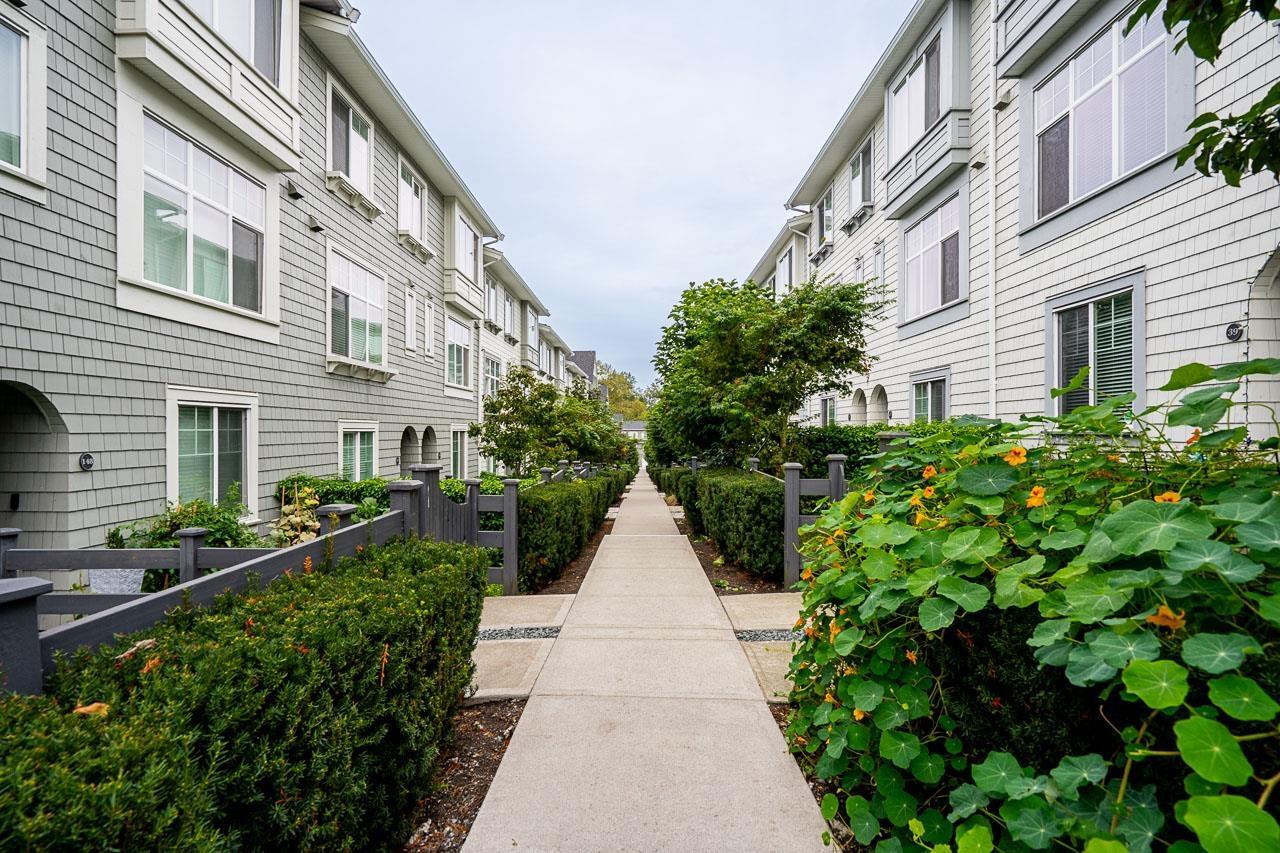 140 8168 136a Street, Surrey, British Columbia  V3W 2Z6 - Photo 1 - R3053685