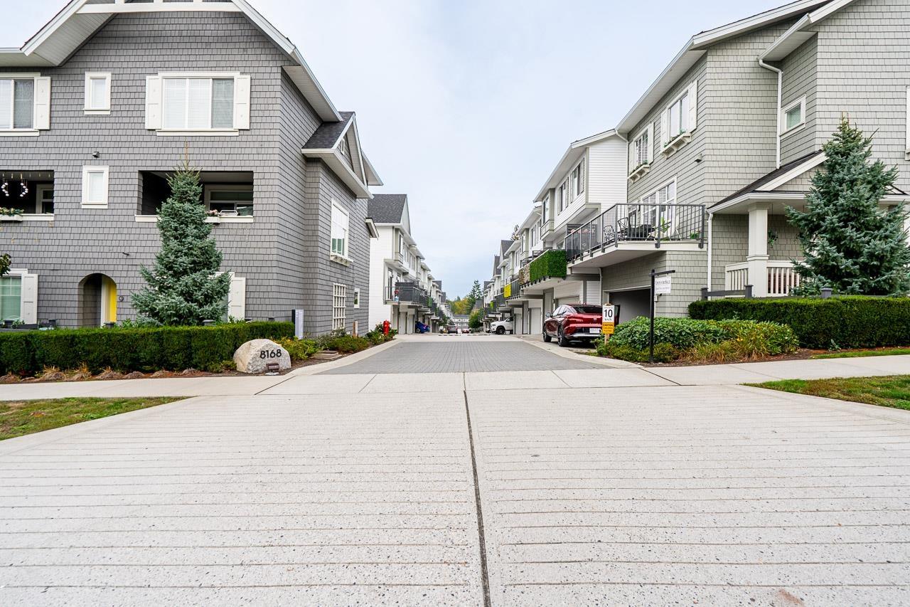 140 8168 136a Street, Surrey, British Columbia  V3W 2Z6 - Photo 3 - R3053685