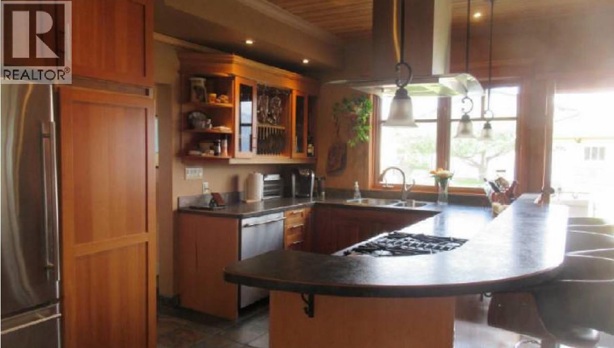13606 Cooke Avenue, Summerland, British Columbia  V0H 1Z1 - Photo 3 - 10365218
