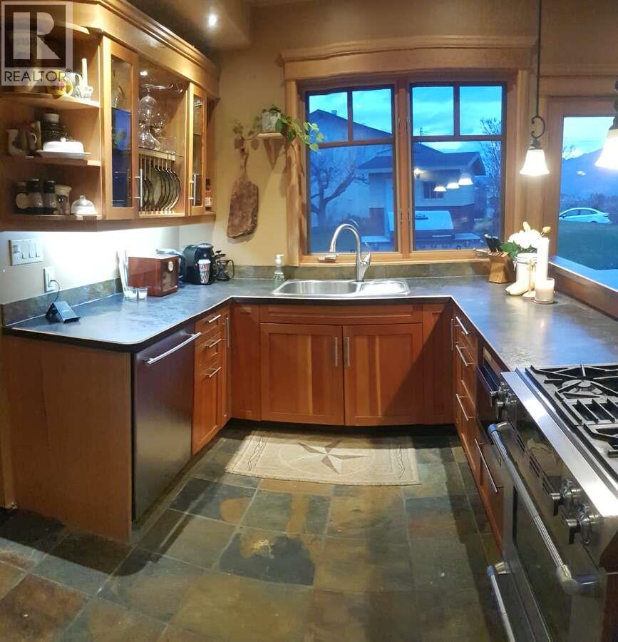 13606 Cooke Avenue, Summerland, British Columbia  V0H 1Z1 - Photo 5 - 10365218