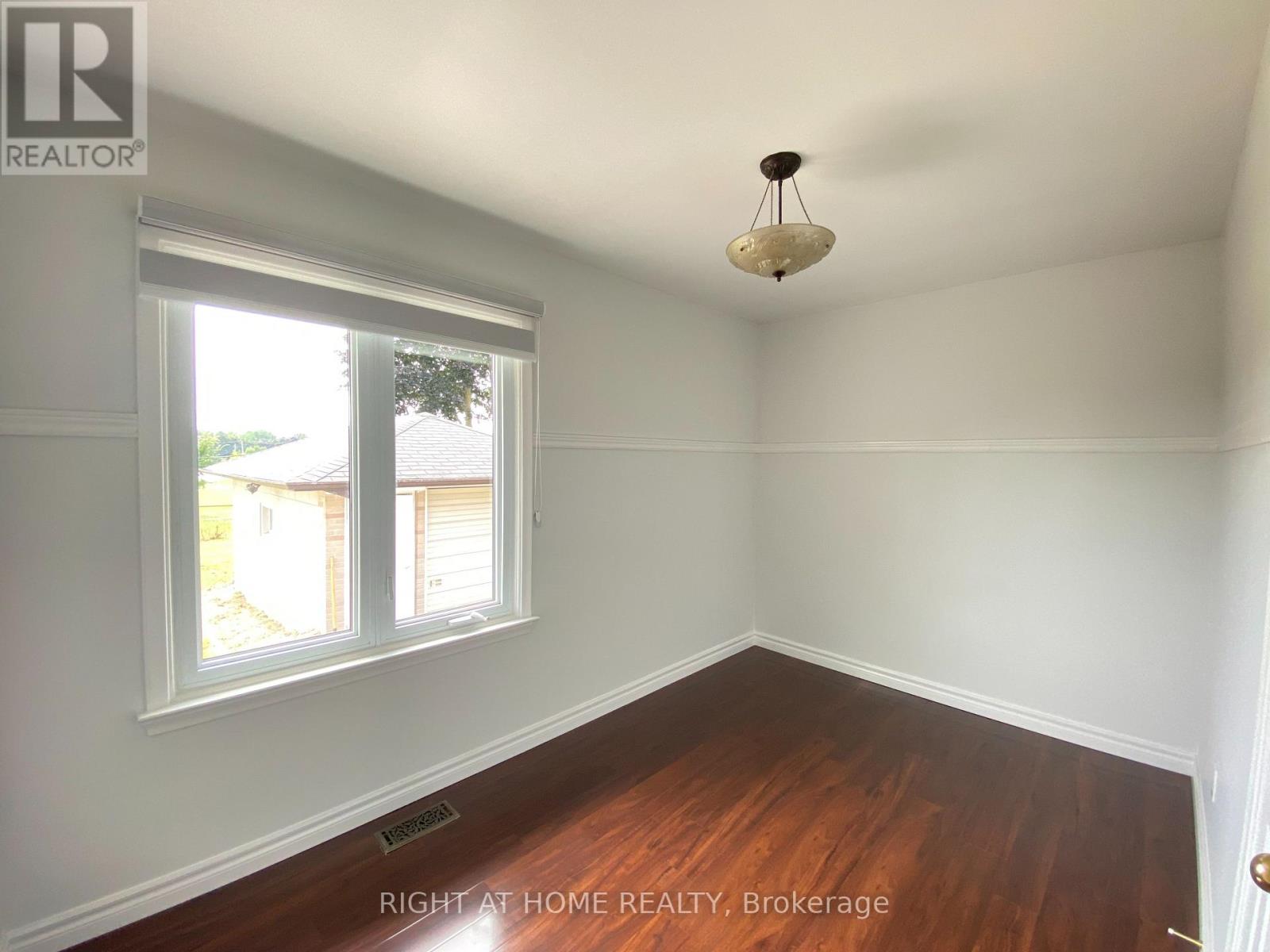 244 Weighton Drive, Oakville, Ontario  L6K 2R1 - Photo 15 - W12448317