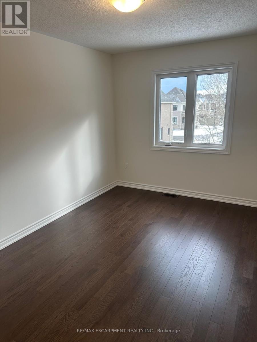 583 Celandine Terrace, Milton, Ontario  L9T 2X5 - Photo 13 - W12448326
