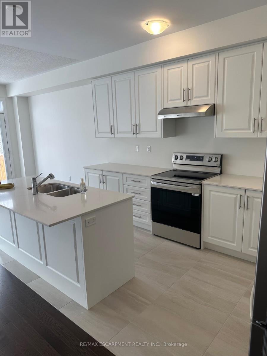 583 Celandine Terrace, Milton, Ontario  L9T 2X5 - Photo 4 - W12448326