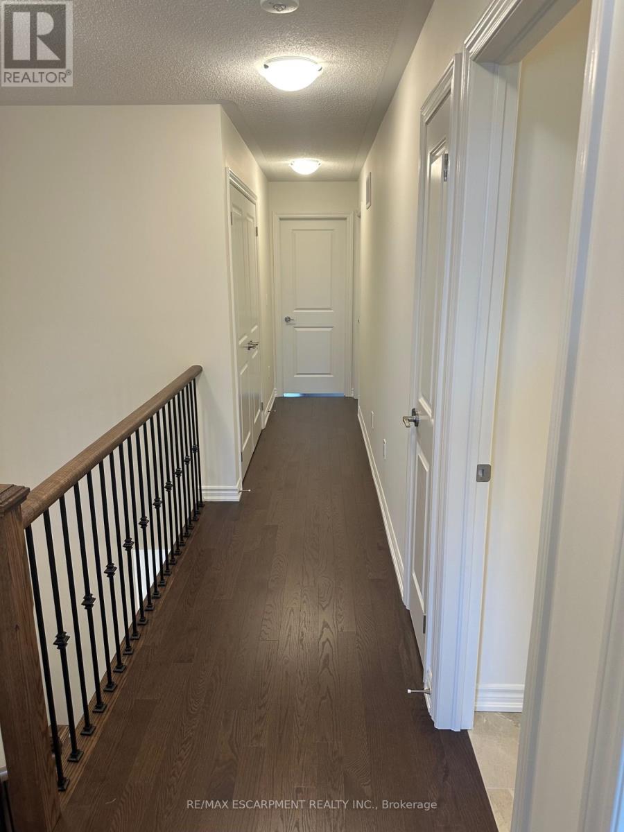 583 Celandine Terrace, Milton, Ontario  L9T 2X5 - Photo 8 - W12448326