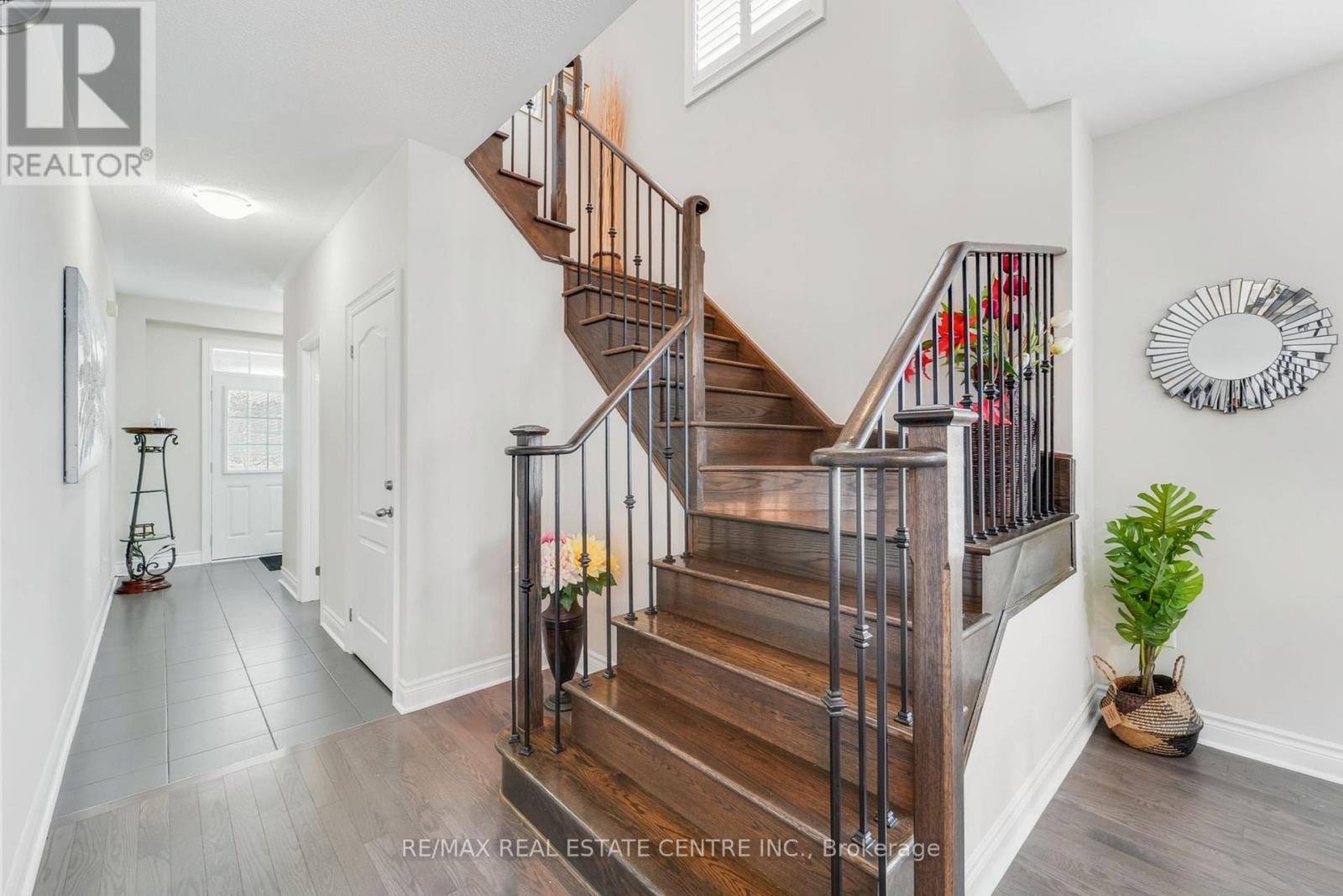 42 Andretti Crescent, Brampton (Credit Valley), Ontario  L6X 5G6 - Photo 12 - W12448330
