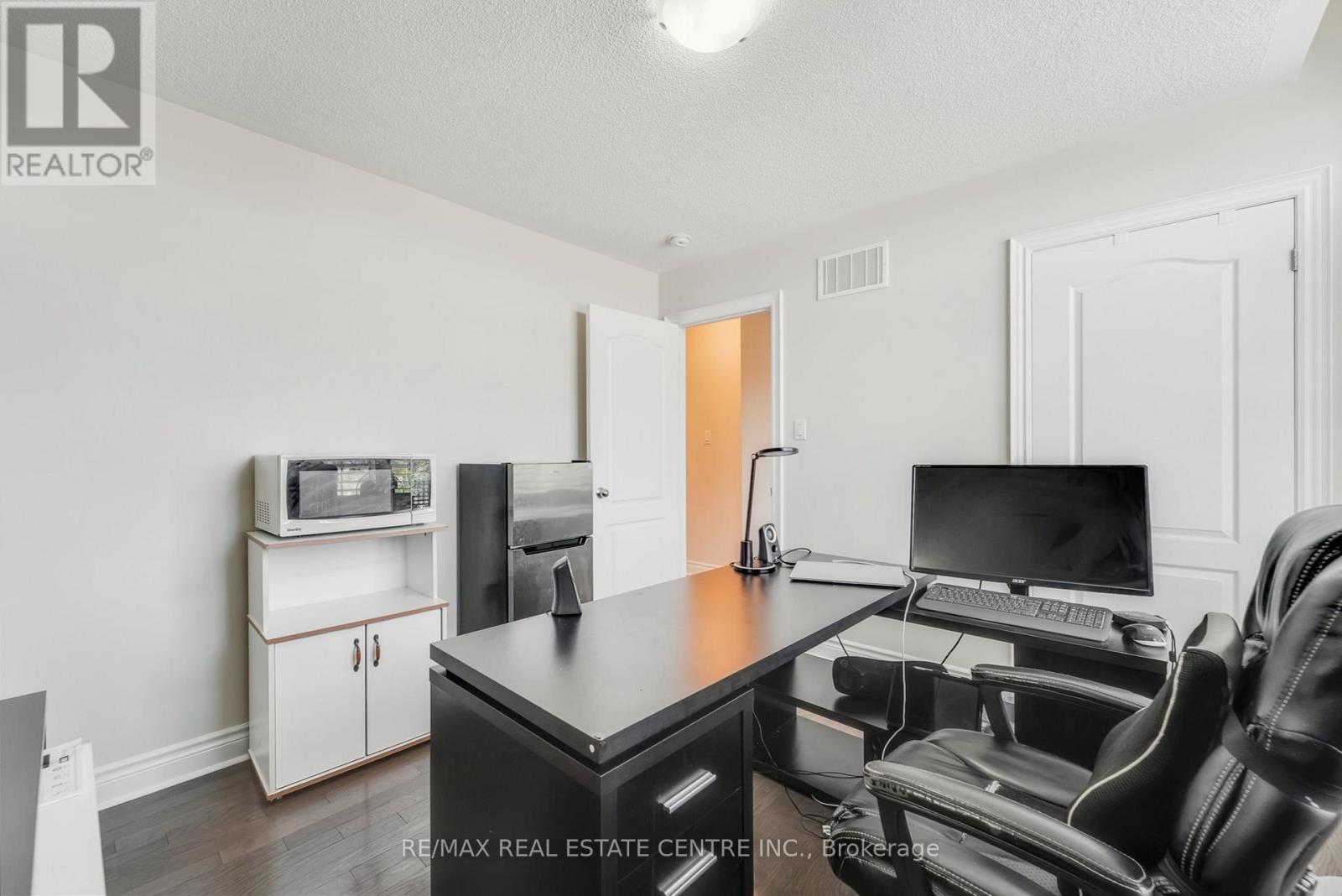 42 Andretti Crescent, Brampton (Credit Valley), Ontario  L6X 5G6 - Photo 15 - W12448330