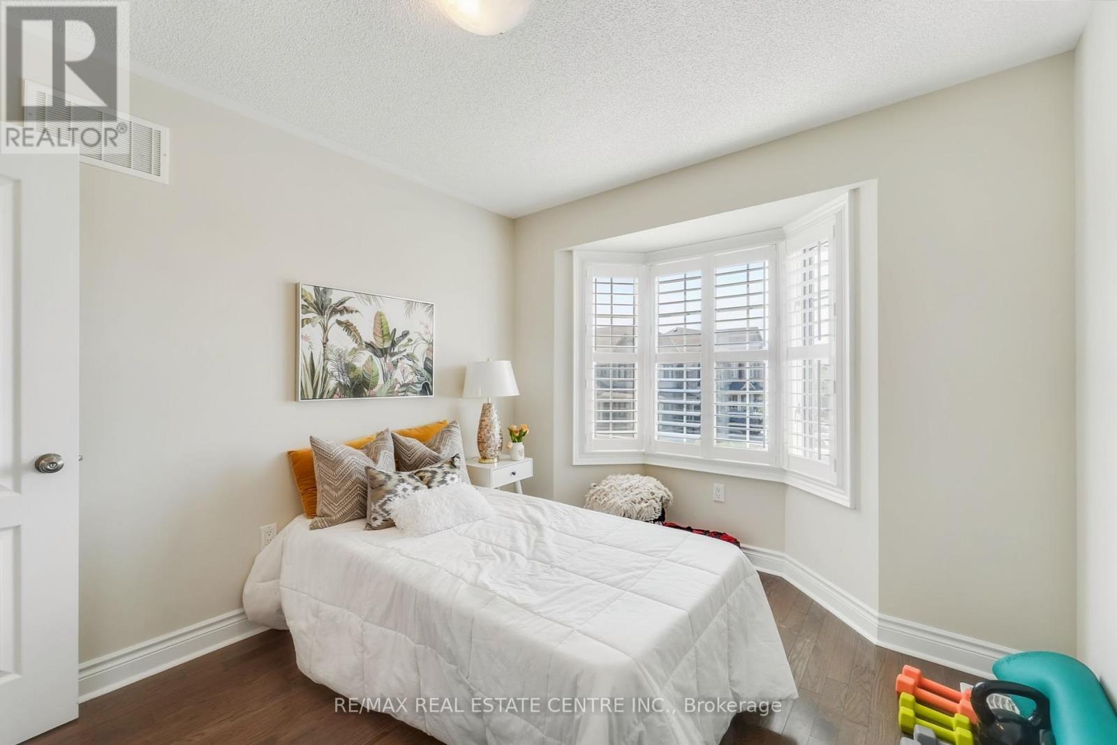 42 Andretti Crescent, Brampton (Credit Valley), Ontario  L6X 5G6 - Photo 18 - W12448330