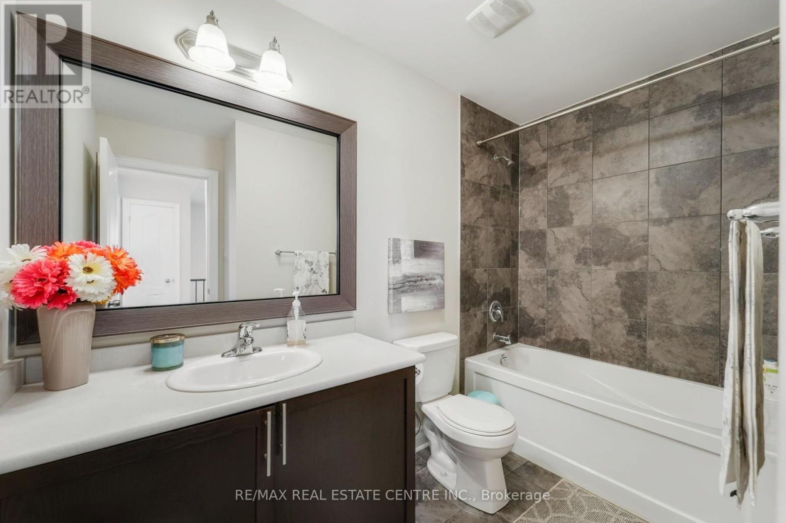 42 Andretti Crescent, Brampton (Credit Valley), Ontario  L6X 5G6 - Photo 20 - W12448330