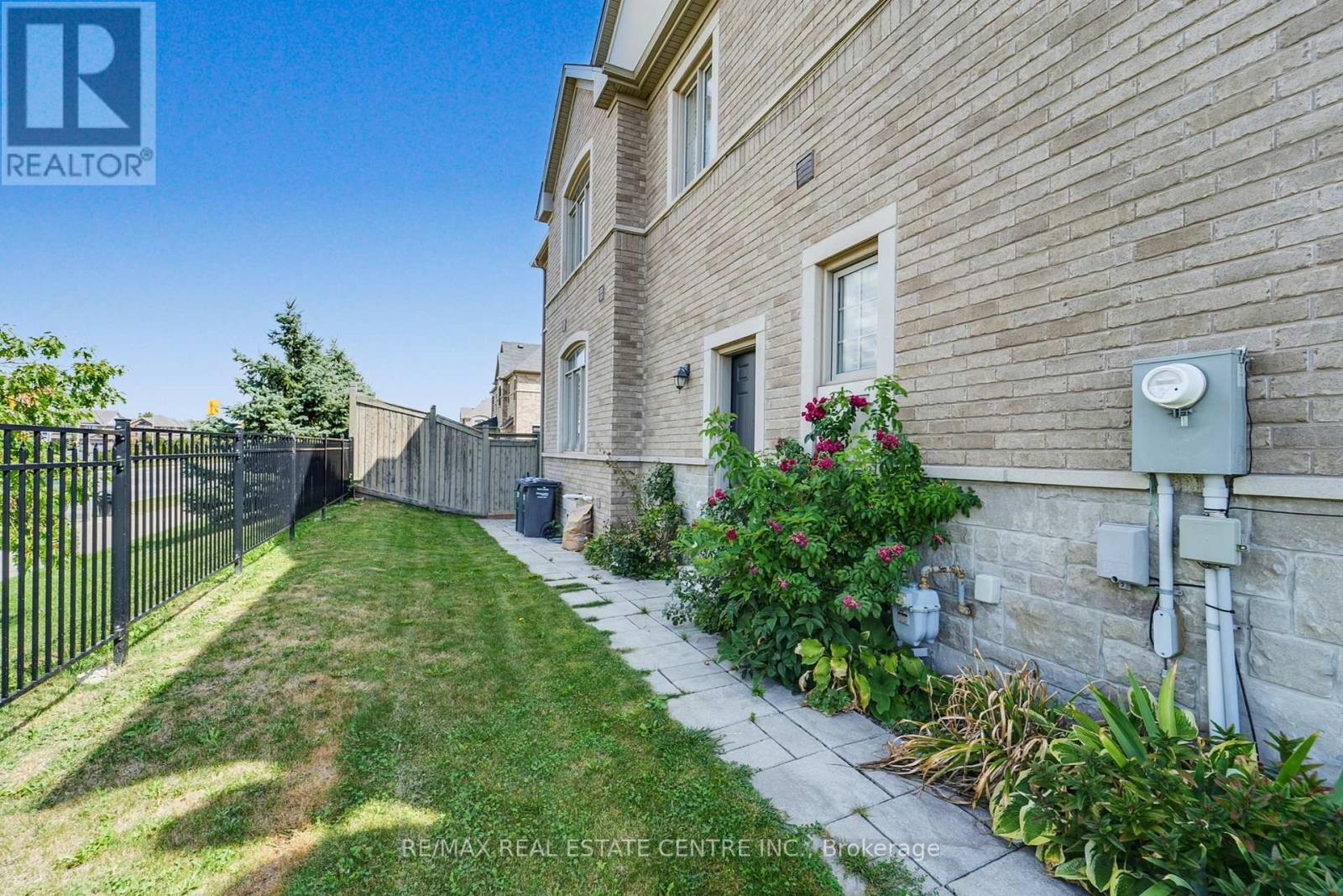 42 Andretti Crescent, Brampton (Credit Valley), Ontario  L6X 5G6 - Photo 35 - W12448330