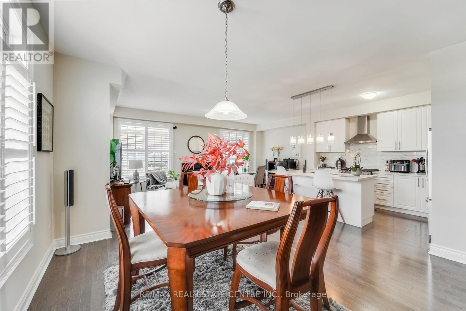 42 Andretti Crescent, Brampton (Credit Valley), Ontario  L6X 5G6 - Photo 4 - W12448330