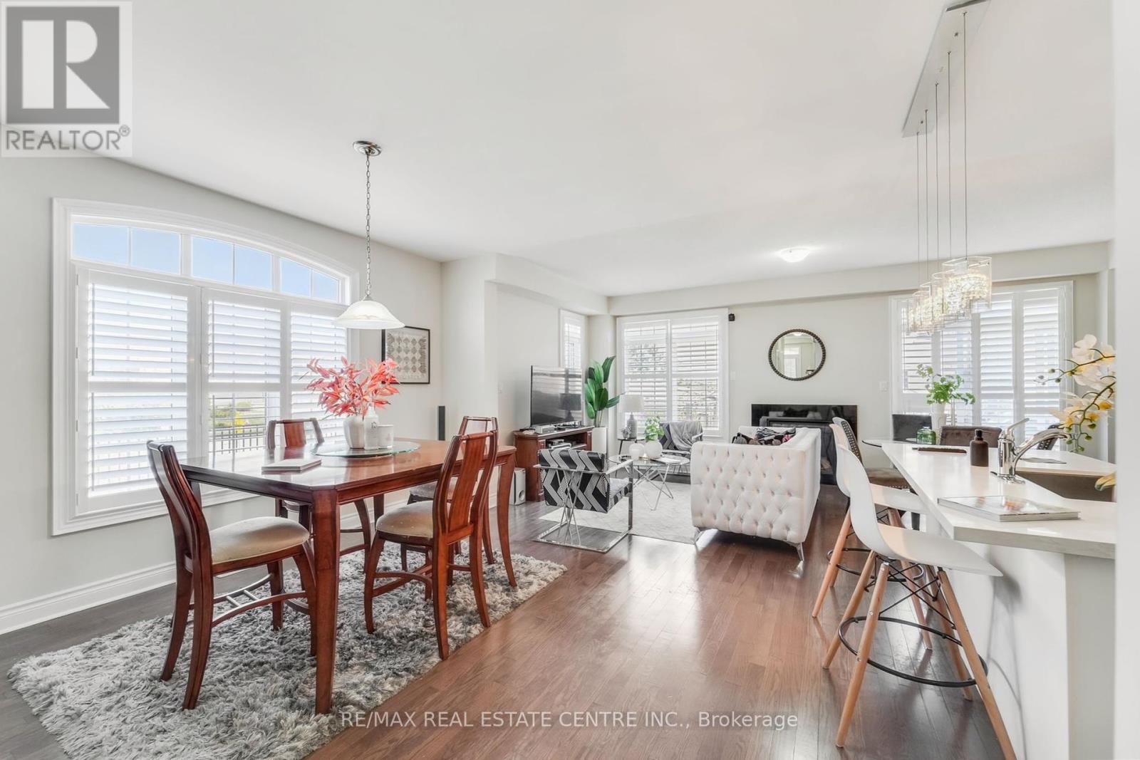 42 Andretti Crescent, Brampton (Credit Valley), Ontario  L6X 5G6 - Photo 5 - W12448330