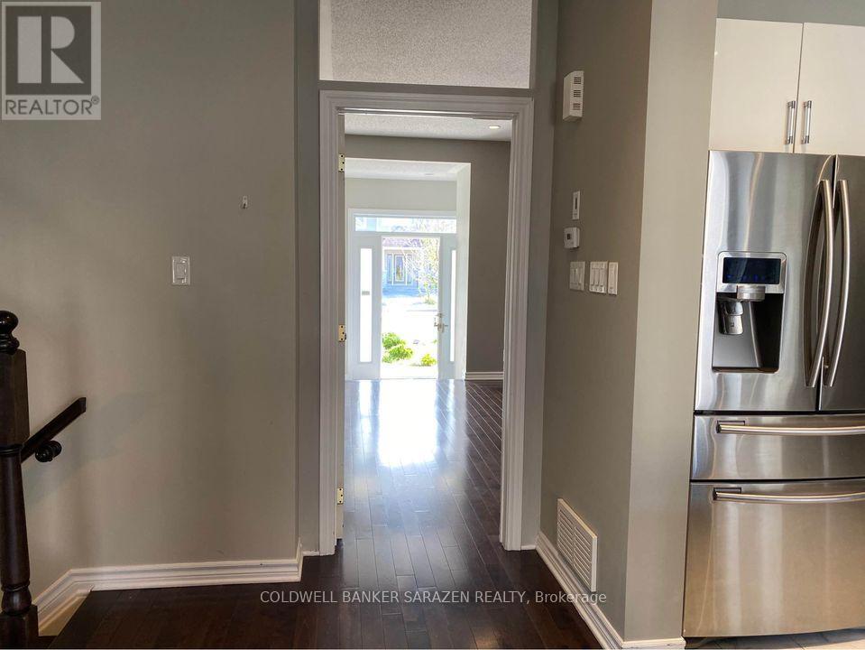 619 Clearbrook Drive, Ottawa, Ontario  K2J 5S2 - Photo 8 - X12448337
