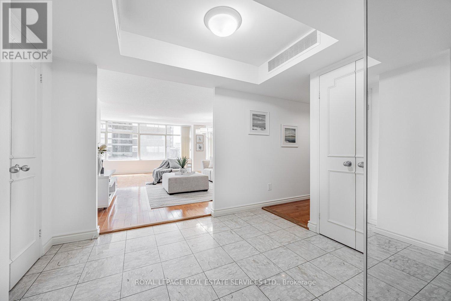 501 - 900 Yonge Street, Toronto, Ontario  M4W 3P5 - Photo 11 - C12448267