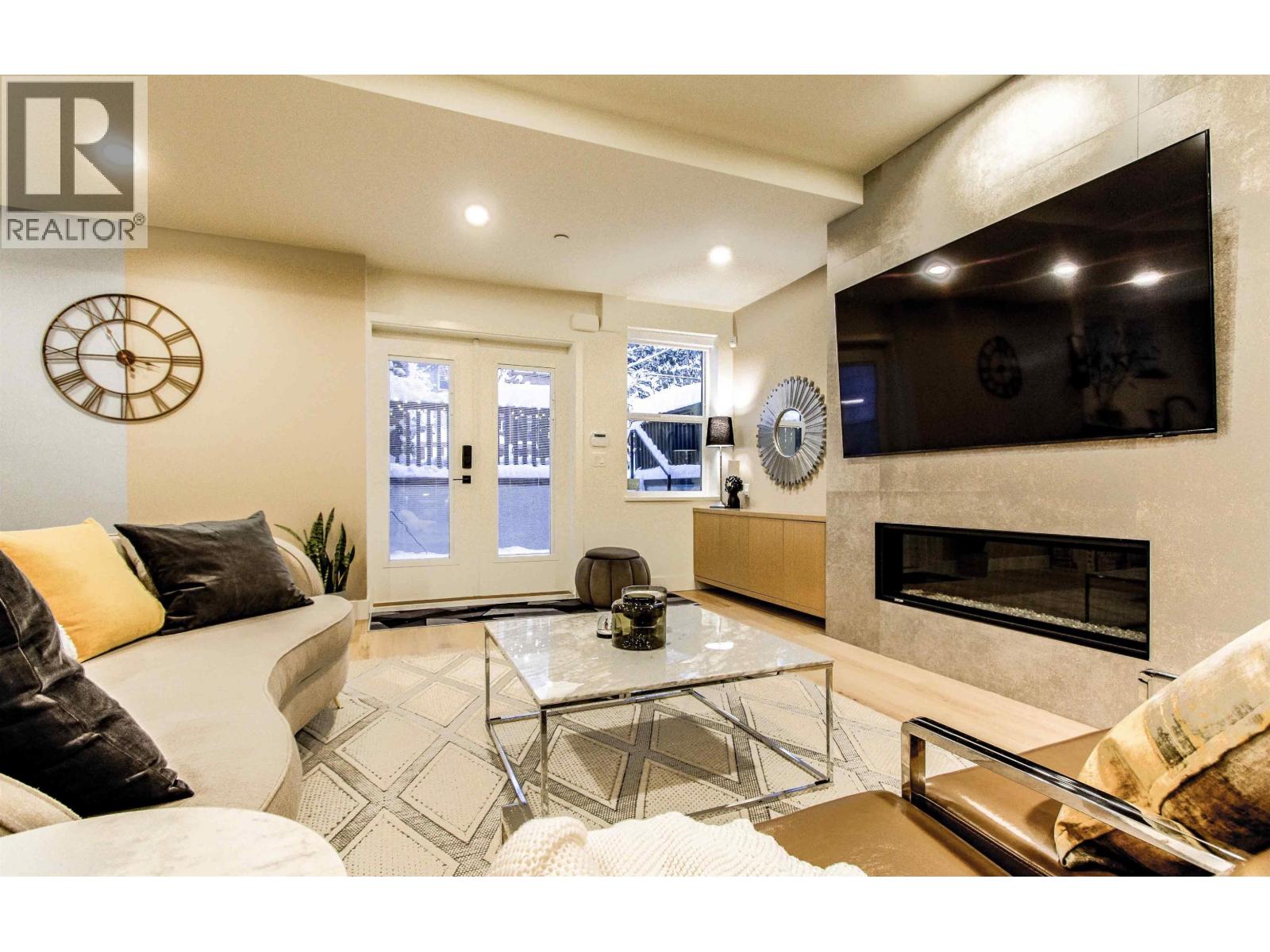 4542 Quebec Street, Vancouver, British Columbia  V5V 3L9 - Photo 5 - R3055981