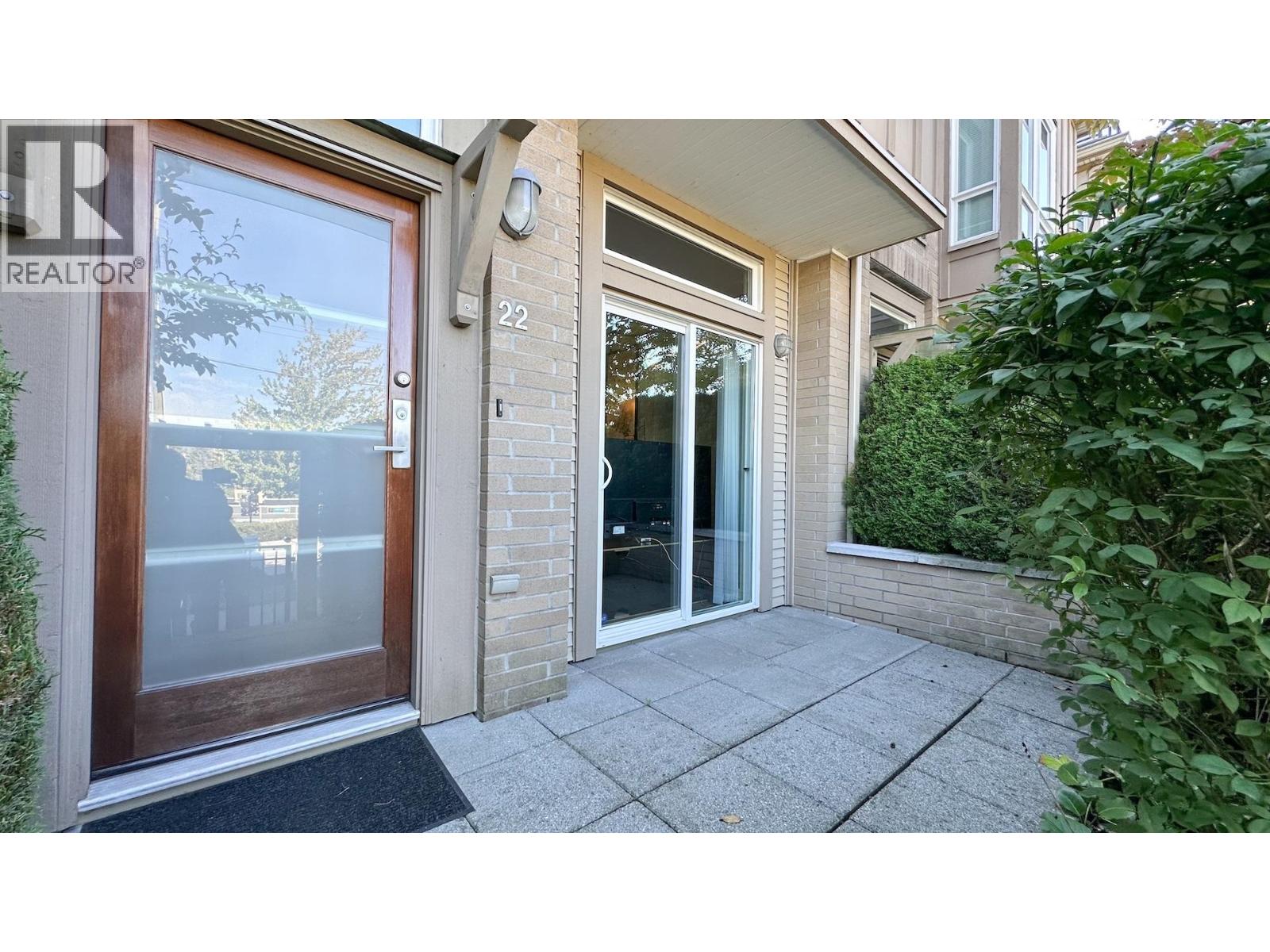 22 3788 Laurel Street, Burnaby, British Columbia  V5G 1M7 - Photo 3 - R3056001