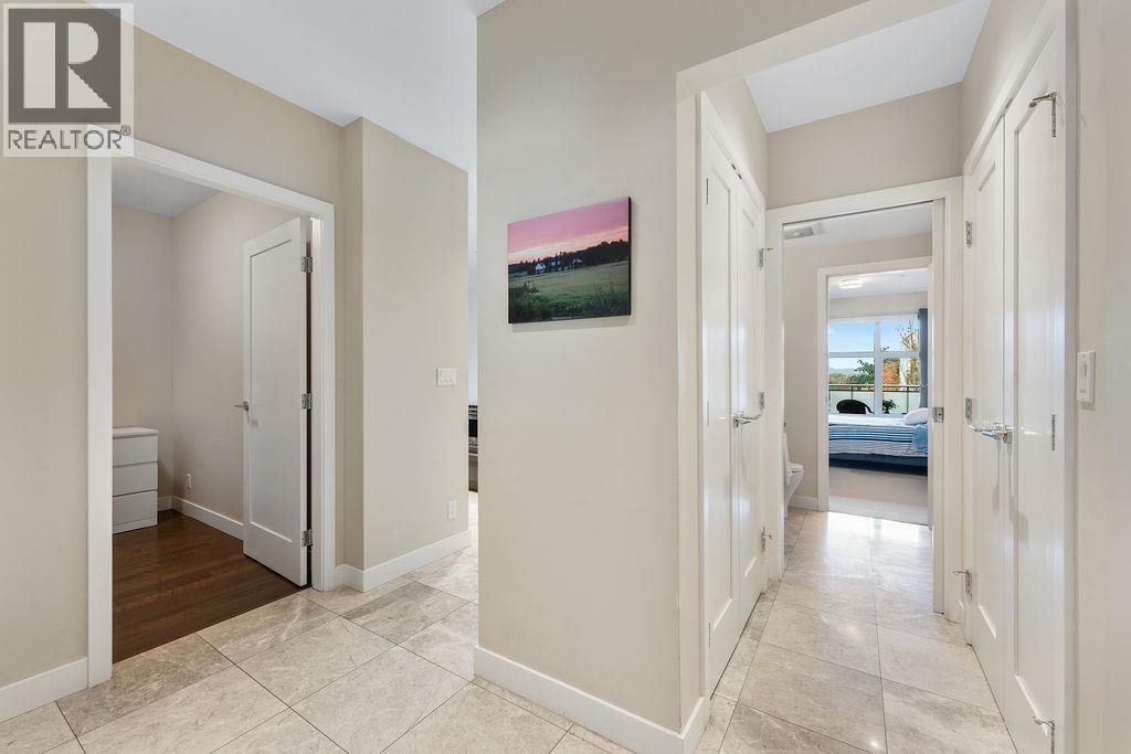 301 4570 Hastings Street, Burnaby, British Columbia  V5C 0E8 - Photo 3 - R3056014