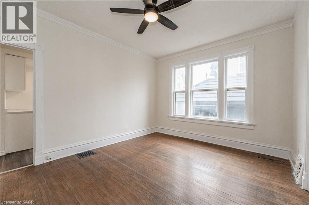 17 Hilda Place, Kitchener, Ontario  N2G 1K4 - Photo 3 - 40776931