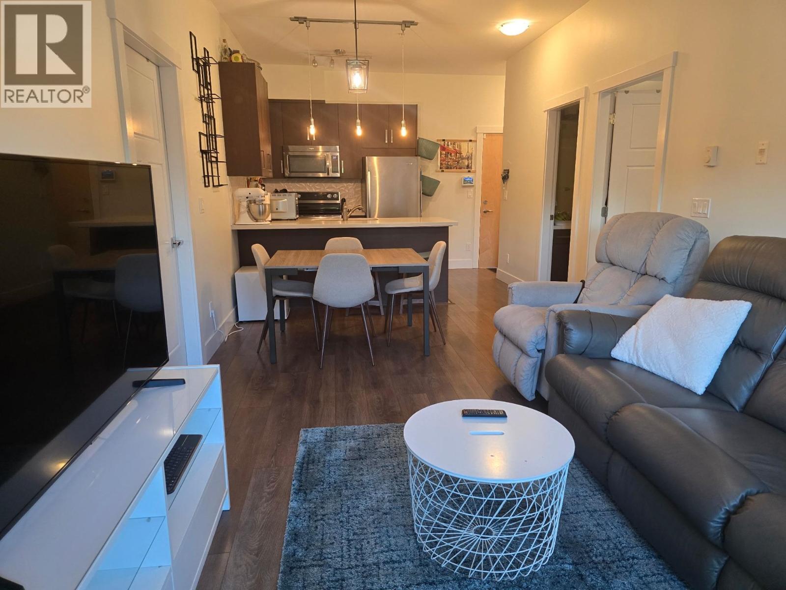 101 5288 Beresford, Burnaby, British Columbia  V5J 1H9 - Photo 1 - R3055989