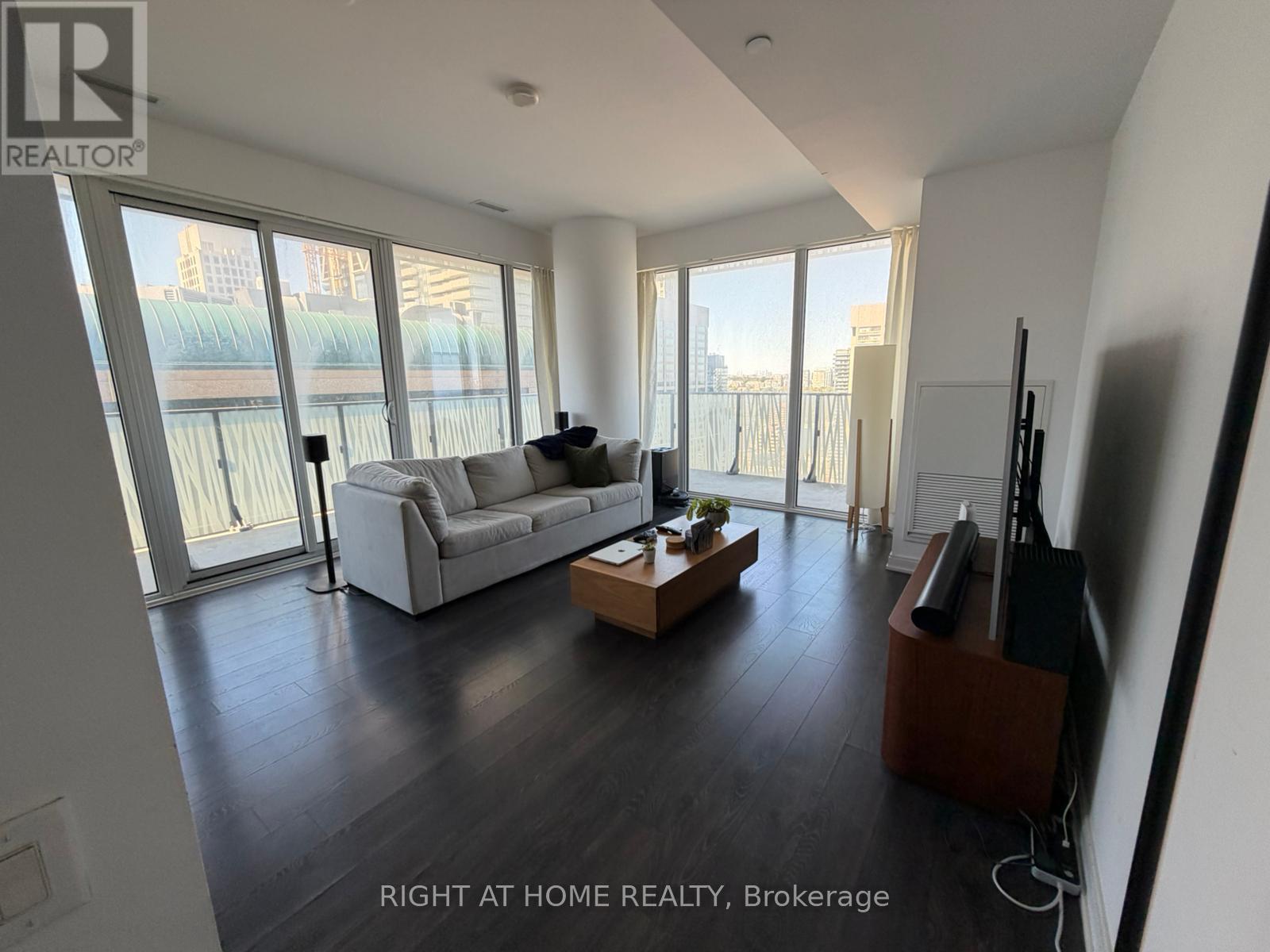 3406 - 42 Charles Street E, Toronto, Ontario  M4Y 1N3 - Photo 8 - C12448345