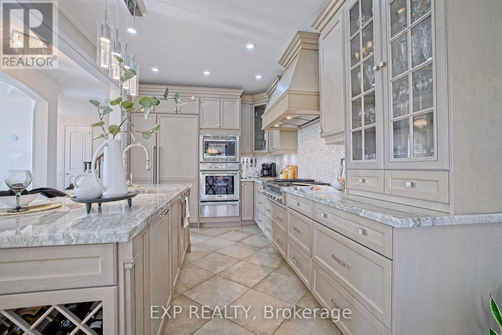 520 Dougall Avenue E, Caledon, Ontario  L7C 3Y8 - Photo 14 - W12423539