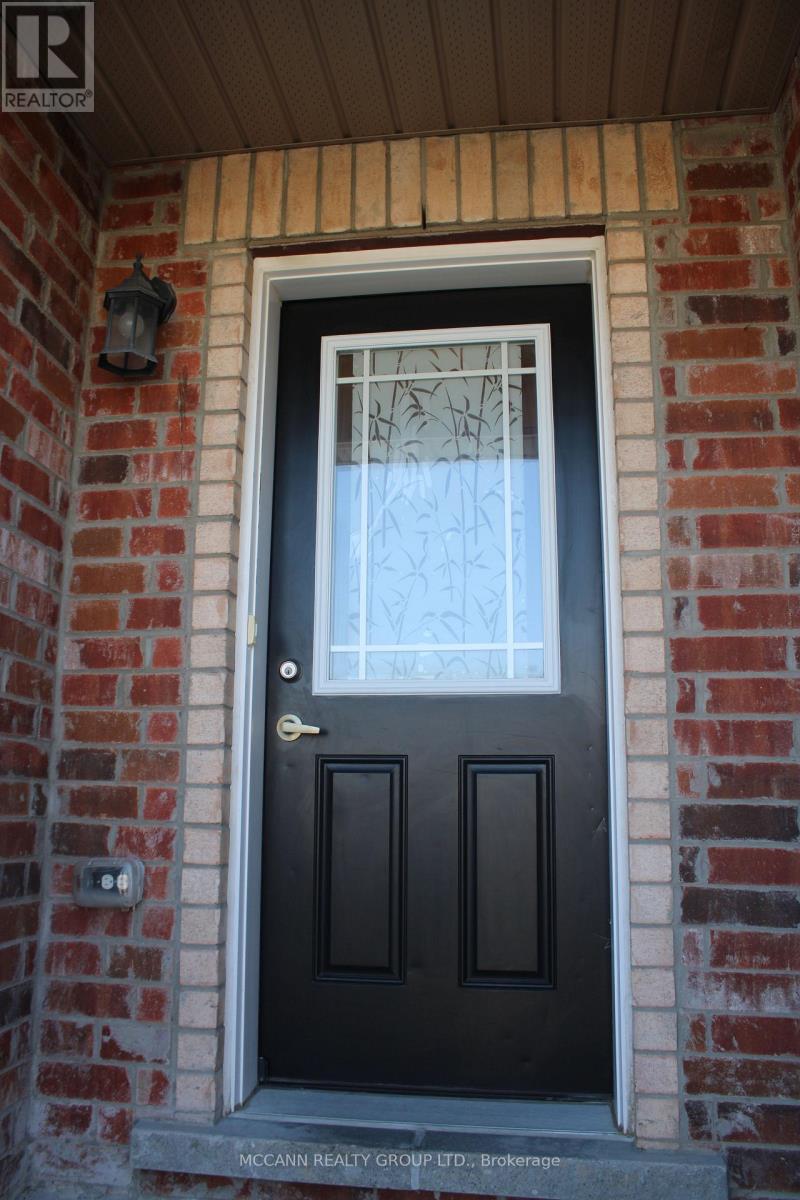 79 Franks Way, Barrie, Ontario  L4N 3J1 - Photo 2 - S12448344